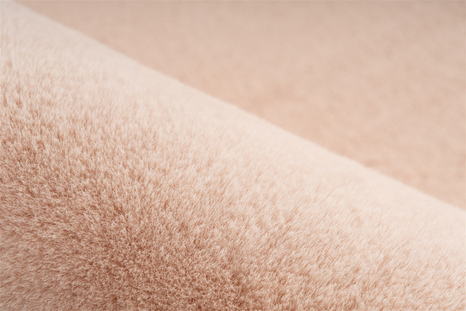 kayoom-rabbit-light-sheepskin-825-fellteppich-mit-kaninchenfell-haptik image 4