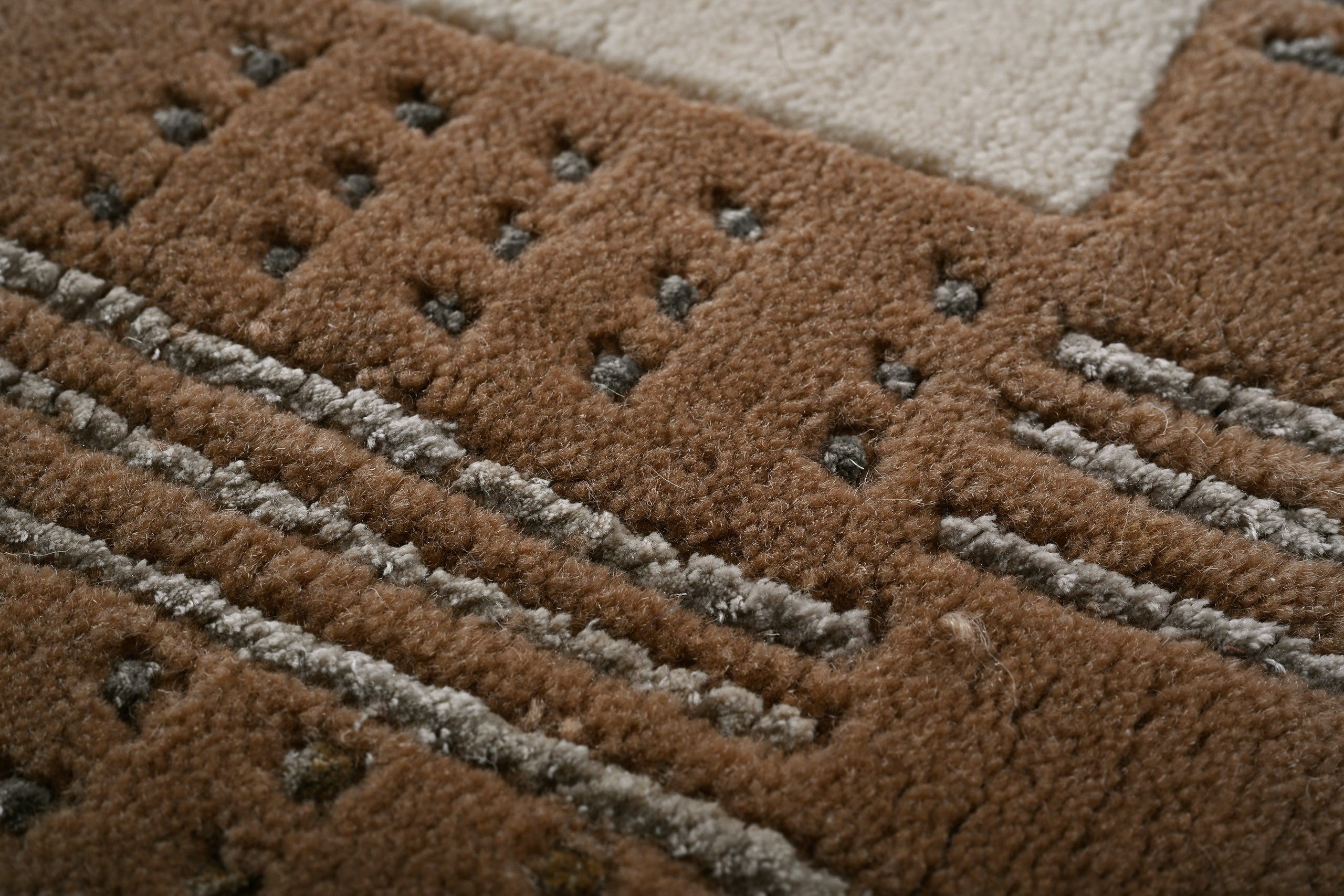 weconhome-handgekn-pfter-tibeter-teppich-beige-mit-retro-bord-re-neuwertig image 4