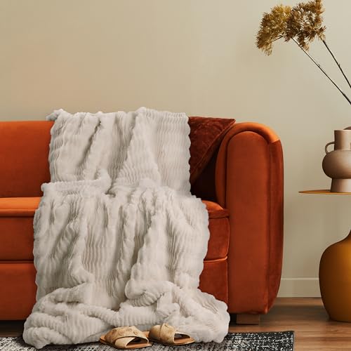 paco-home-kuscheldecke-wellenmuster-150x200cm-creme image 8