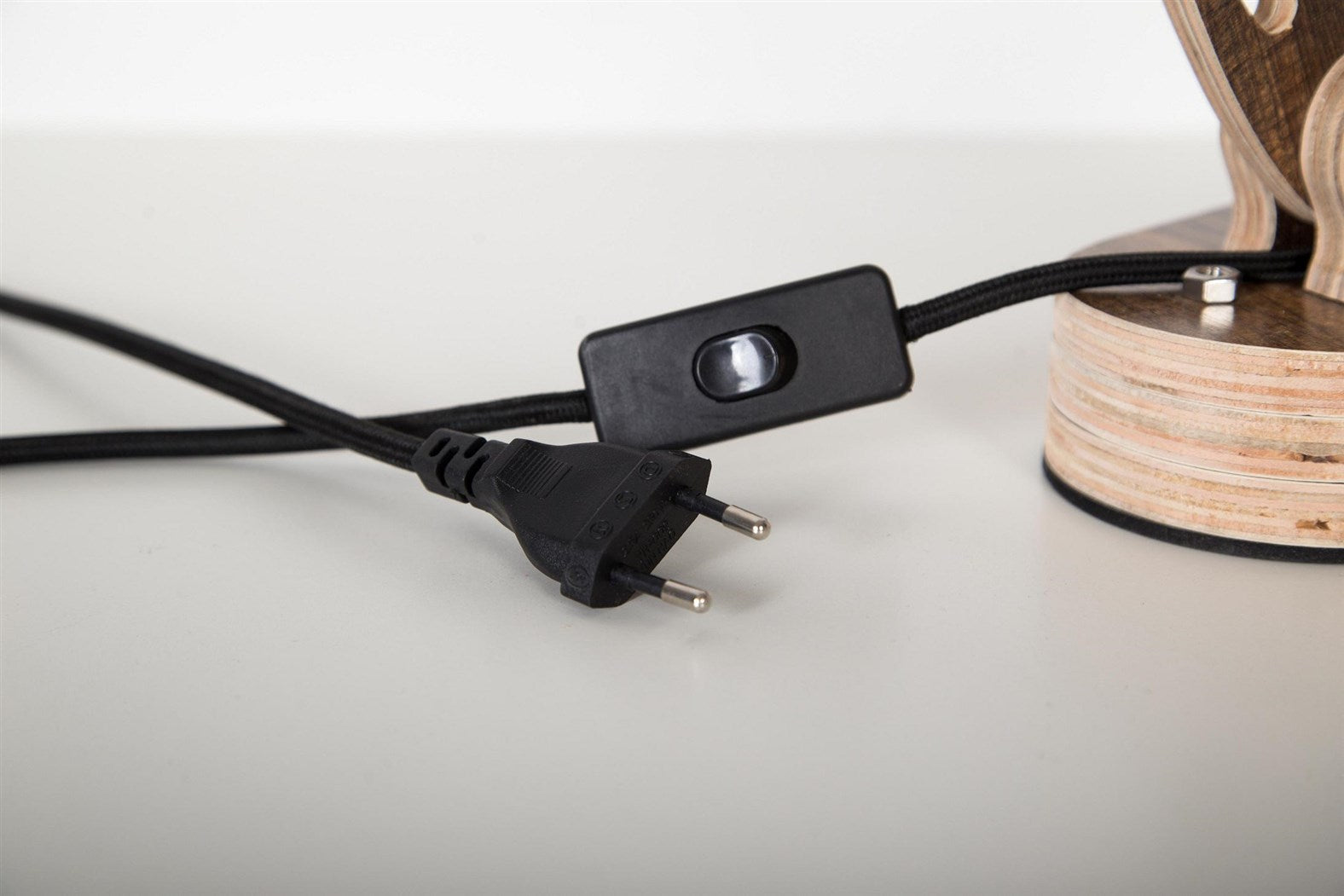kayoom-tischlampe-merop-naturholz-im-mechanic-stil image 7