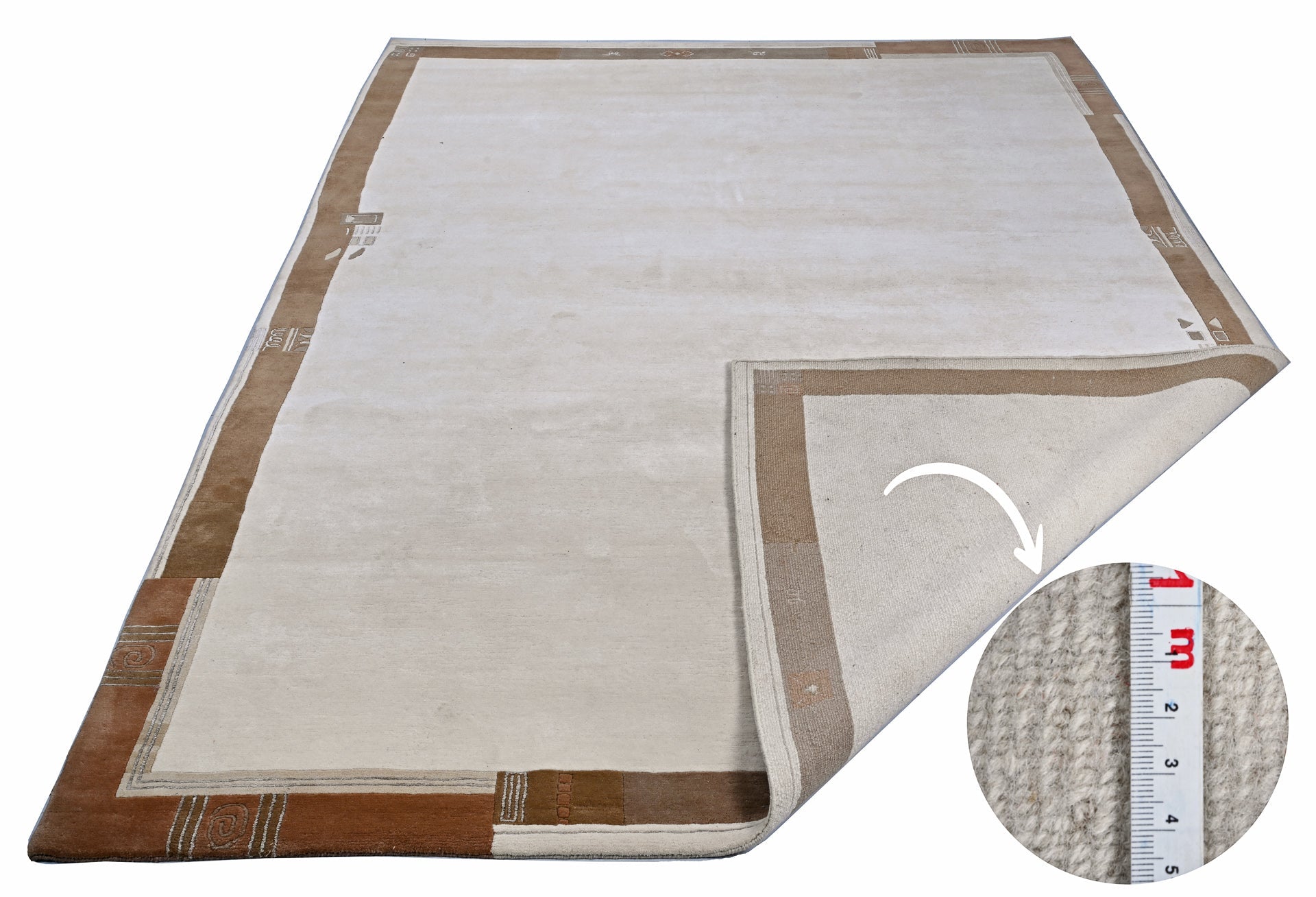 weconhome-handgekn-pfter-tibet-teppich-in-beige-mit-schmaler-retro-bord-re-neuwe image 2