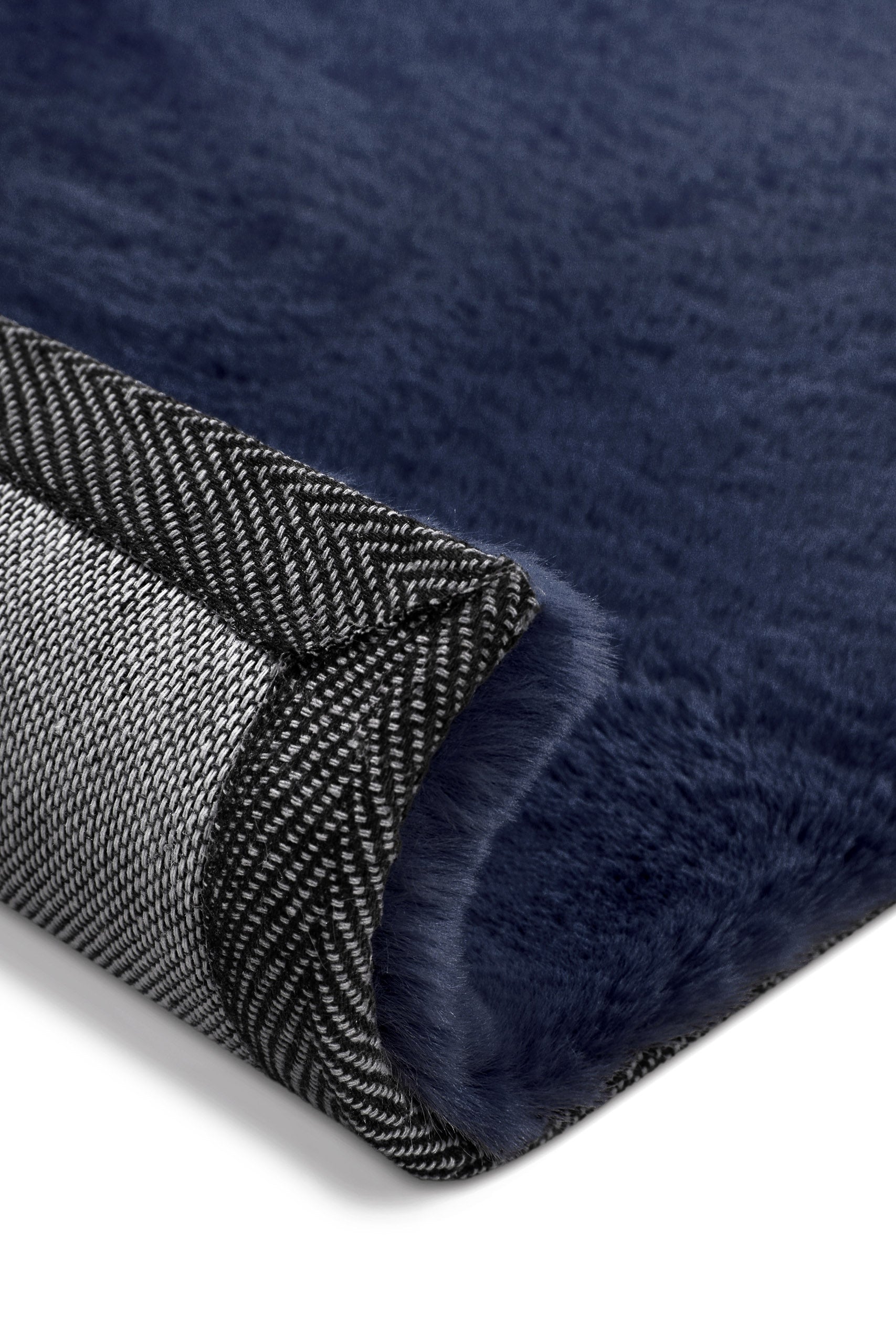 weconhome-basics-anna-kunstfell-teppich-dunkelblau-flauschig-eckig image 7