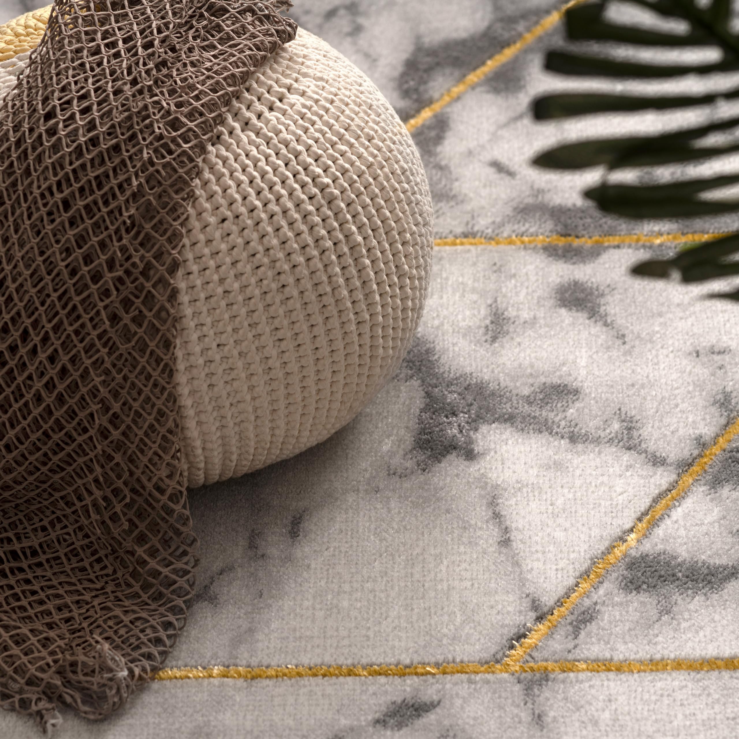 paco-home-brilliance-wohnzimmer-teppich-80x150-cm-gold-4-marmor-optik-kurzflor image 3