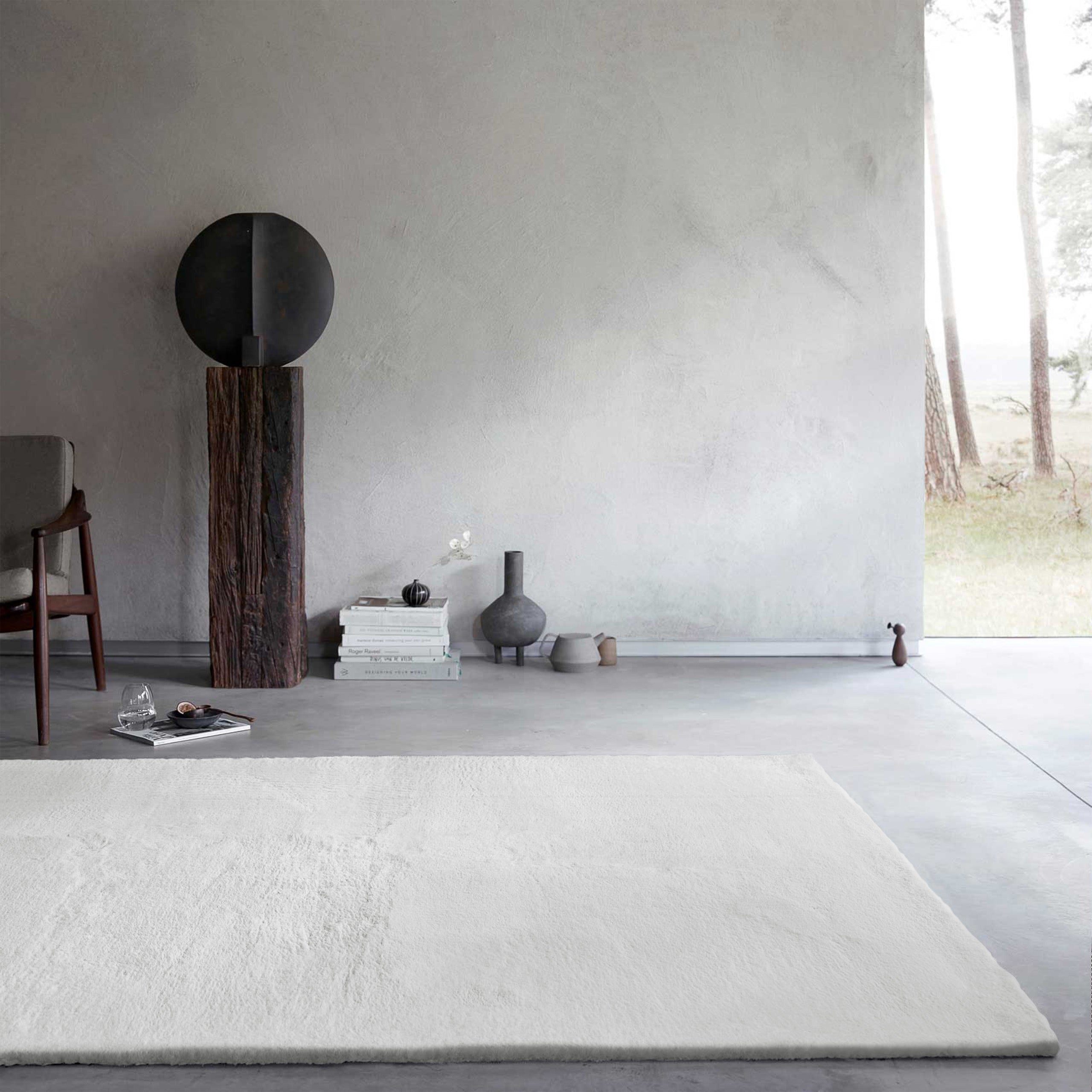 weconhome-basics-kunstfell-teppich-anna-wei-flauschiger-hochflor-aus-100-polyest image 2