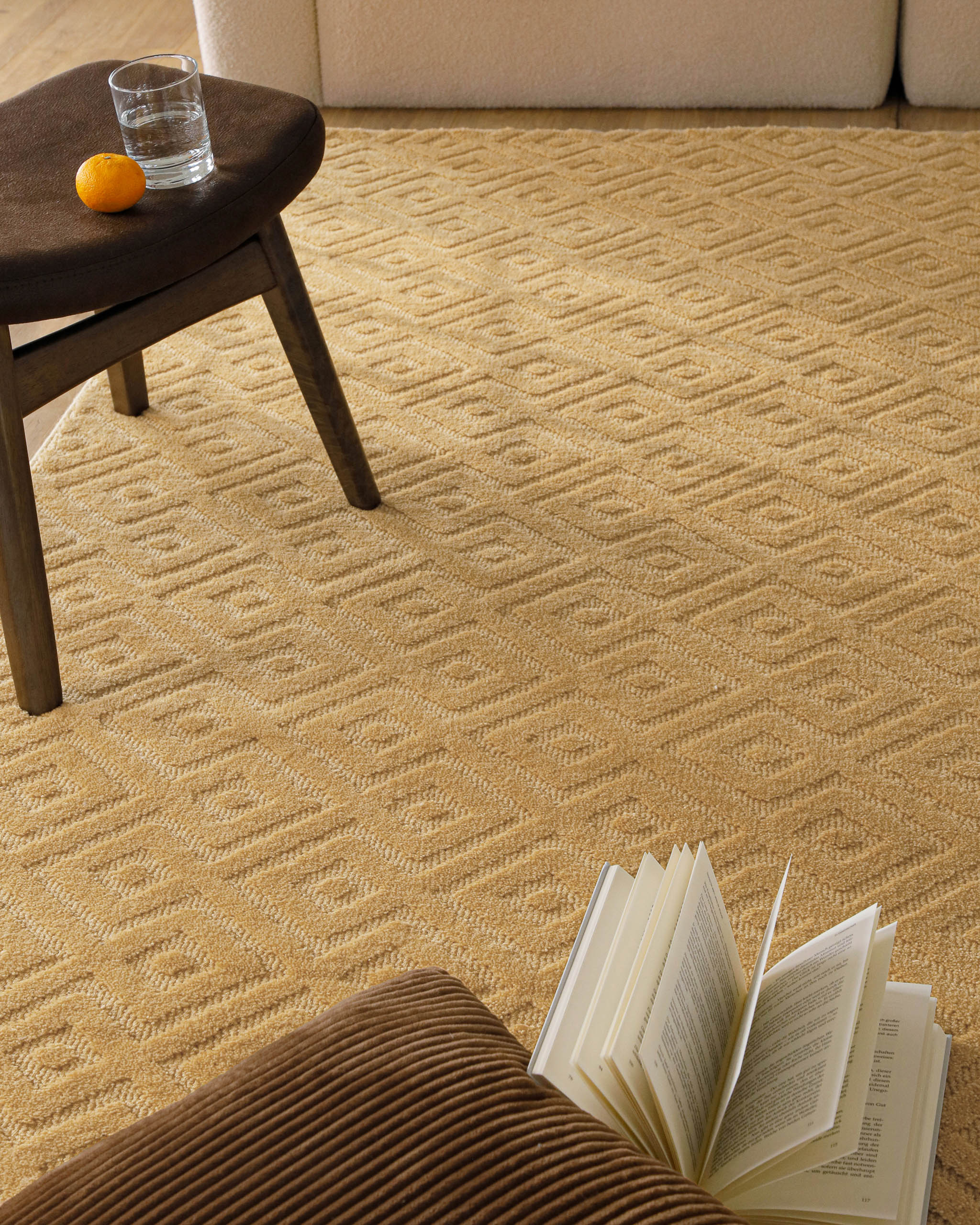 weconhome-castello-two-kurzflor-teppich-aus-schurwolle-in-sand-beige-handgewebt- image 6