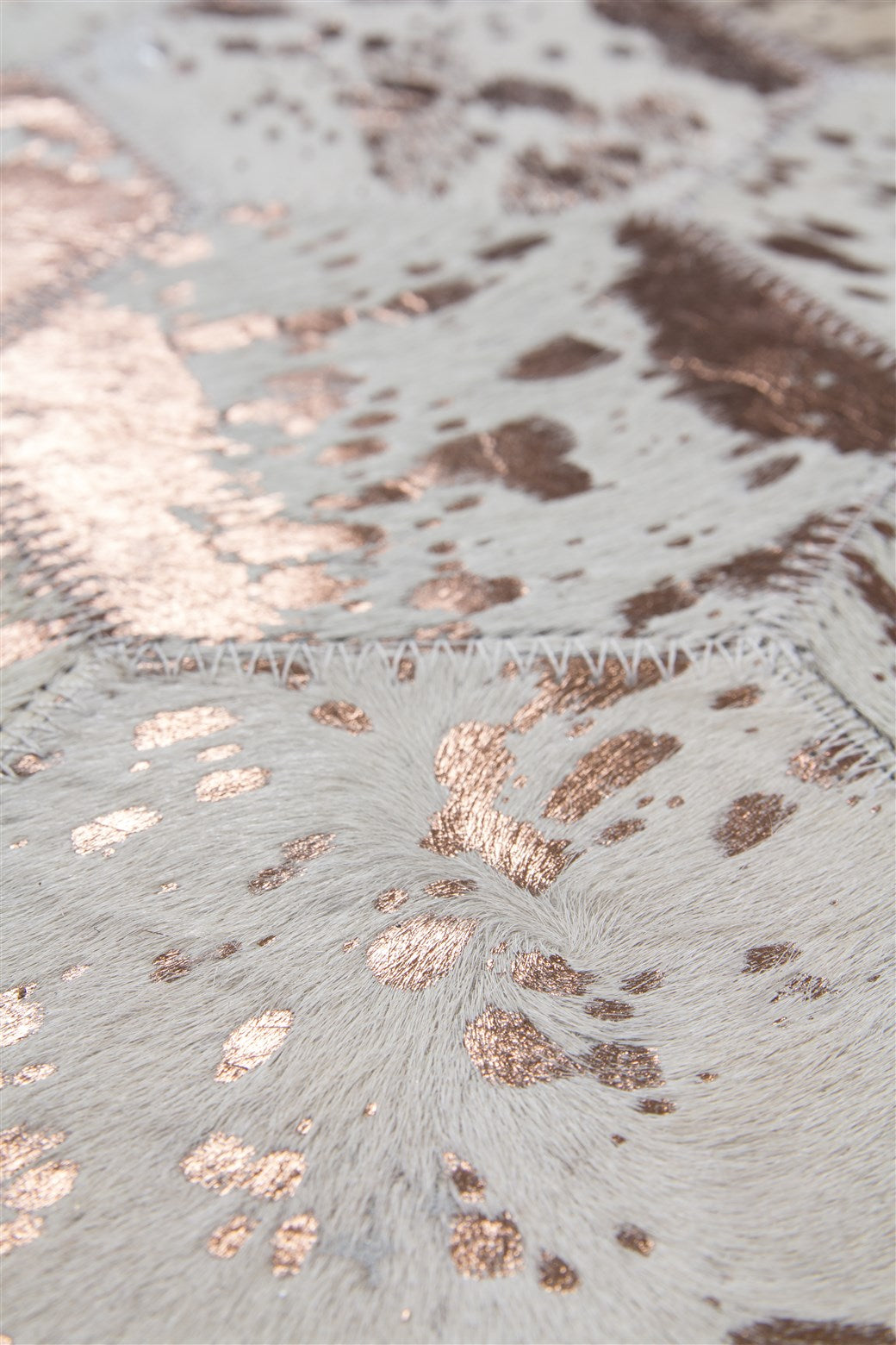 kayoom-teppich-spark-210-lederteppich-mit-metallic-applikationen-handgefertigt image 4