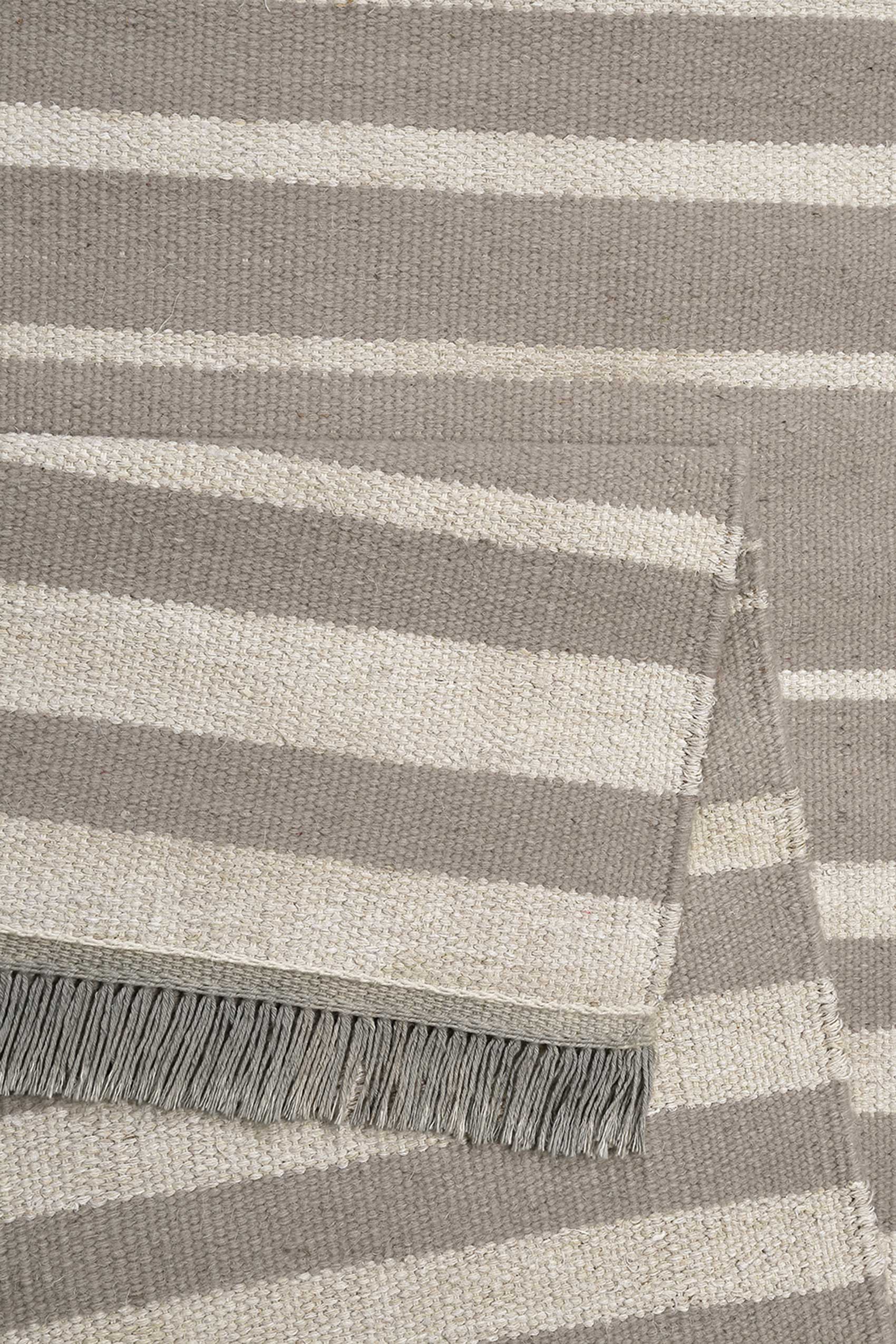 weconhome-kelim-teppich-skid-marks-taupe-beige-aus-naturfaser image 3