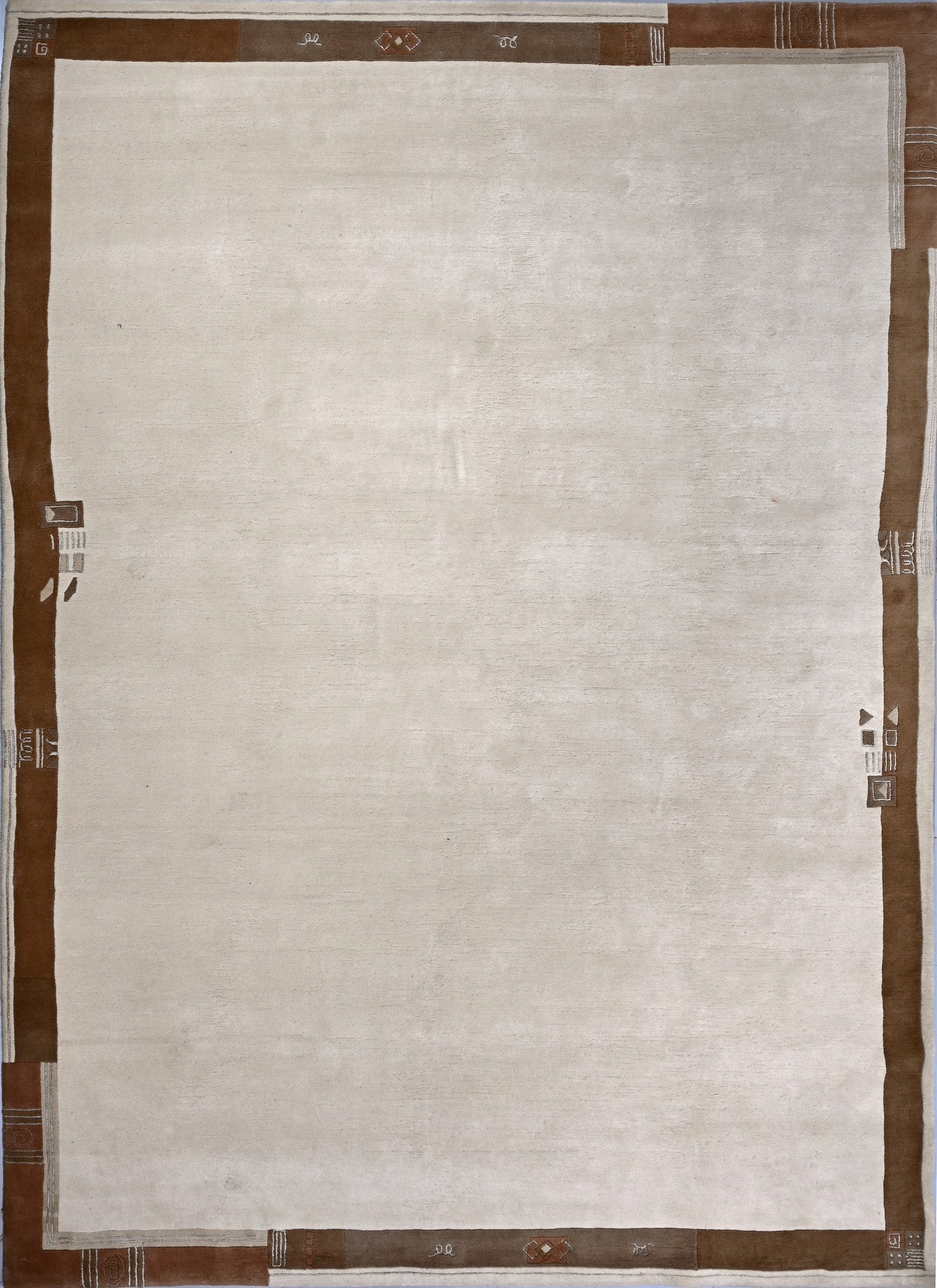 weconhome-handgekn-pfter-tibet-teppich-in-beige-mit-schmaler-retro-bord-re-neuwe image 1