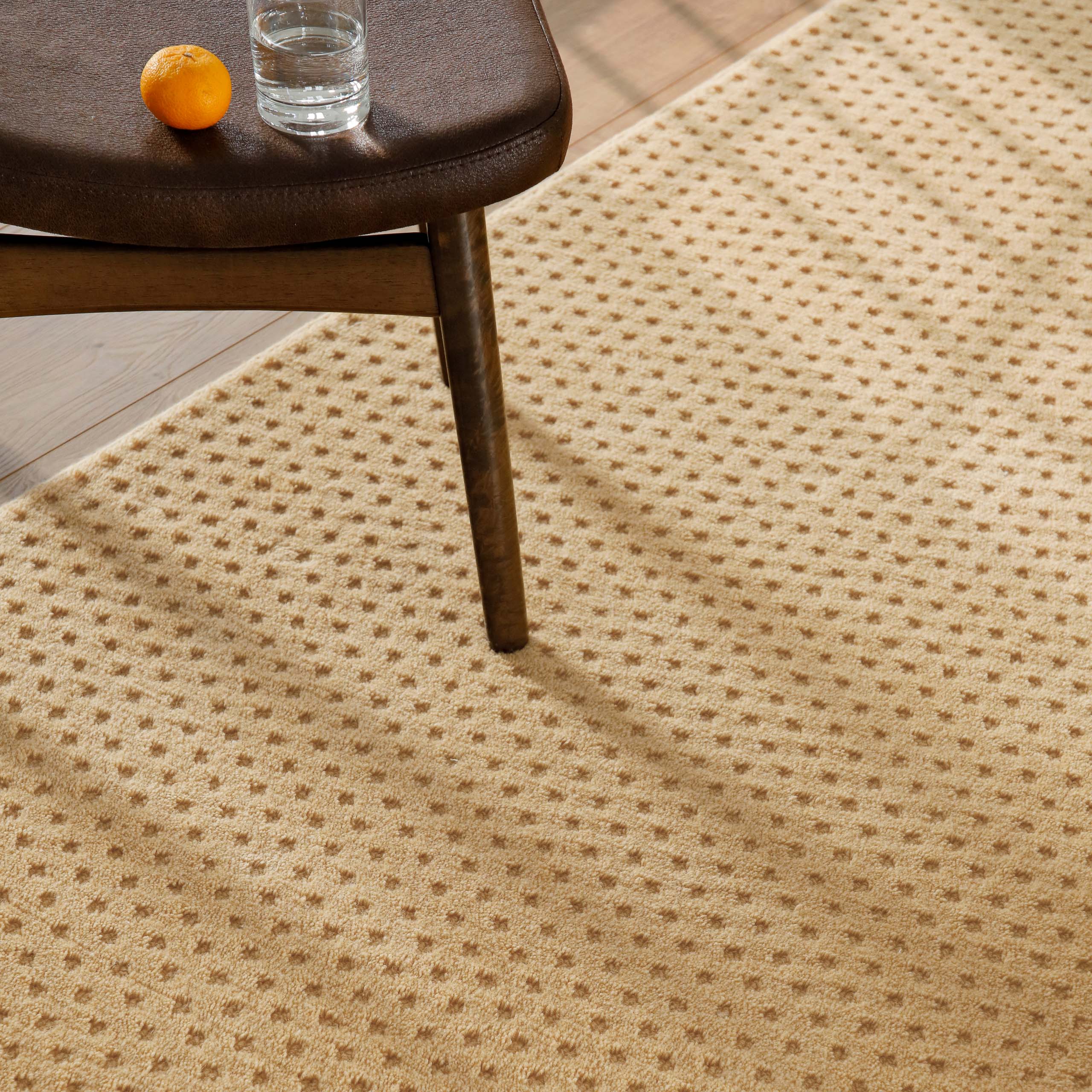 weconhome-castello-three-kurzflor-teppich-aus-schurwolle-in-sand-beige-handgeweb image 7