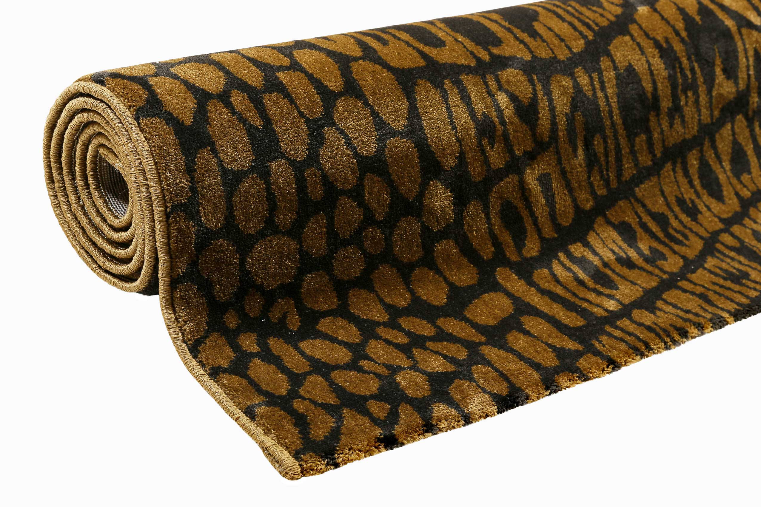 weconhome-croco-teppich-animal-print-messing-braun-eckig image 7