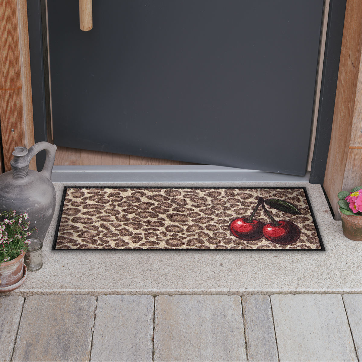 salonloewe-cherry-cherry-leo-eingangsmatte-minimatte-30-x-75-cm image 2
