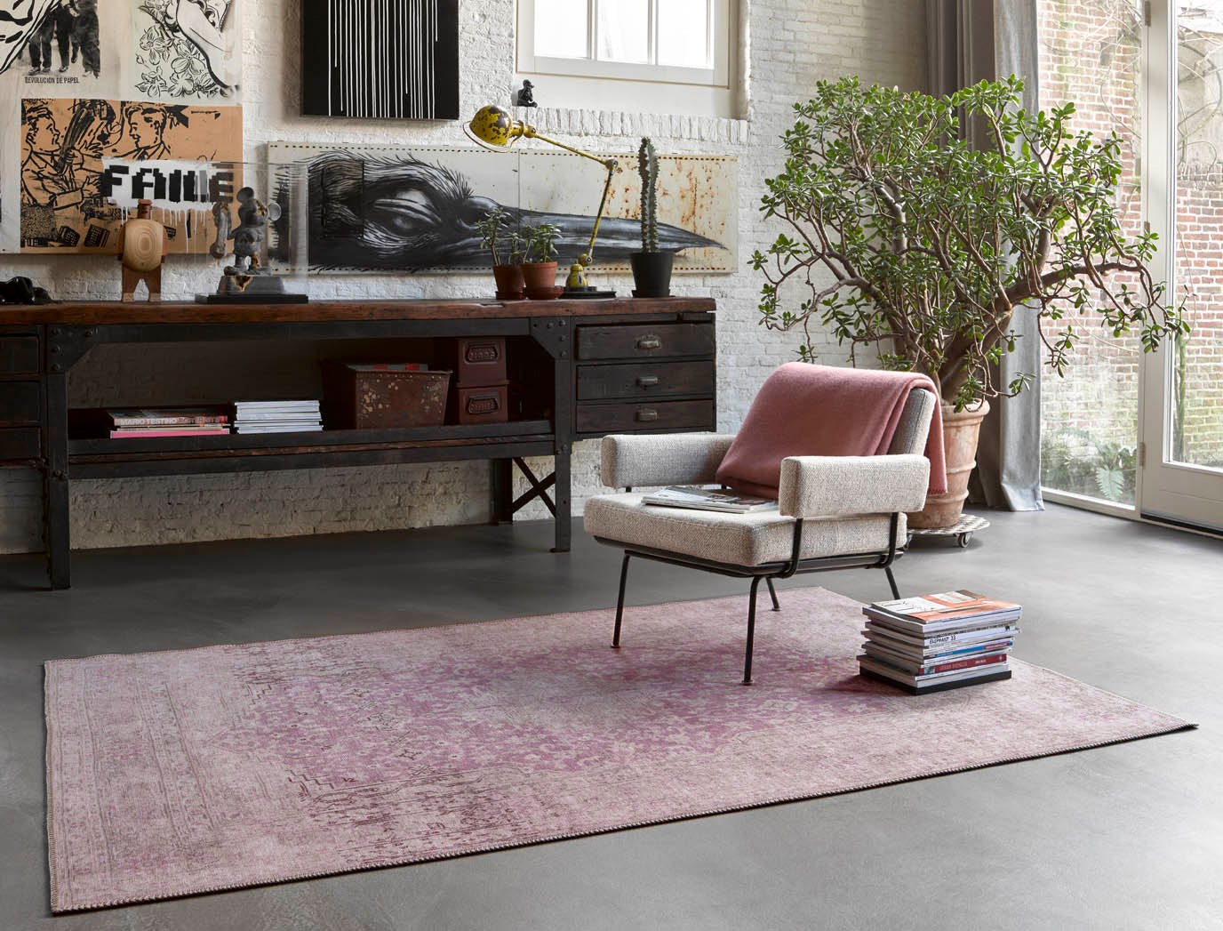 weconhome-past-future-vintage-teppich-grau-beige-rosa-gewebt image 8