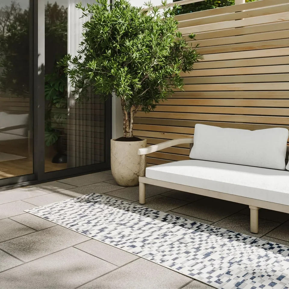 benuta-basic-kaleo-in-outdoor-teppich-70x200-cm-blau-wei-geometrisch image 1