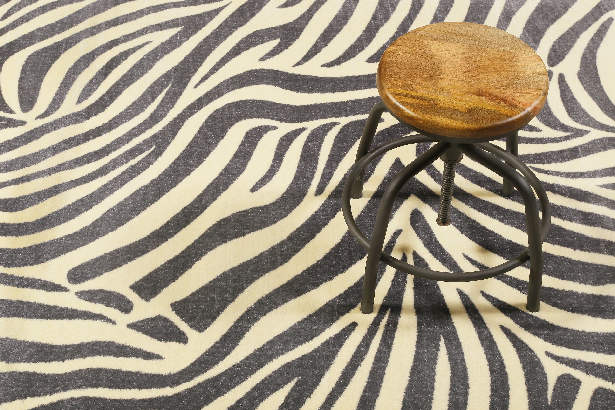 weconhome-zebra-kurzflor-teppich-grau-creme-webteppich image 5