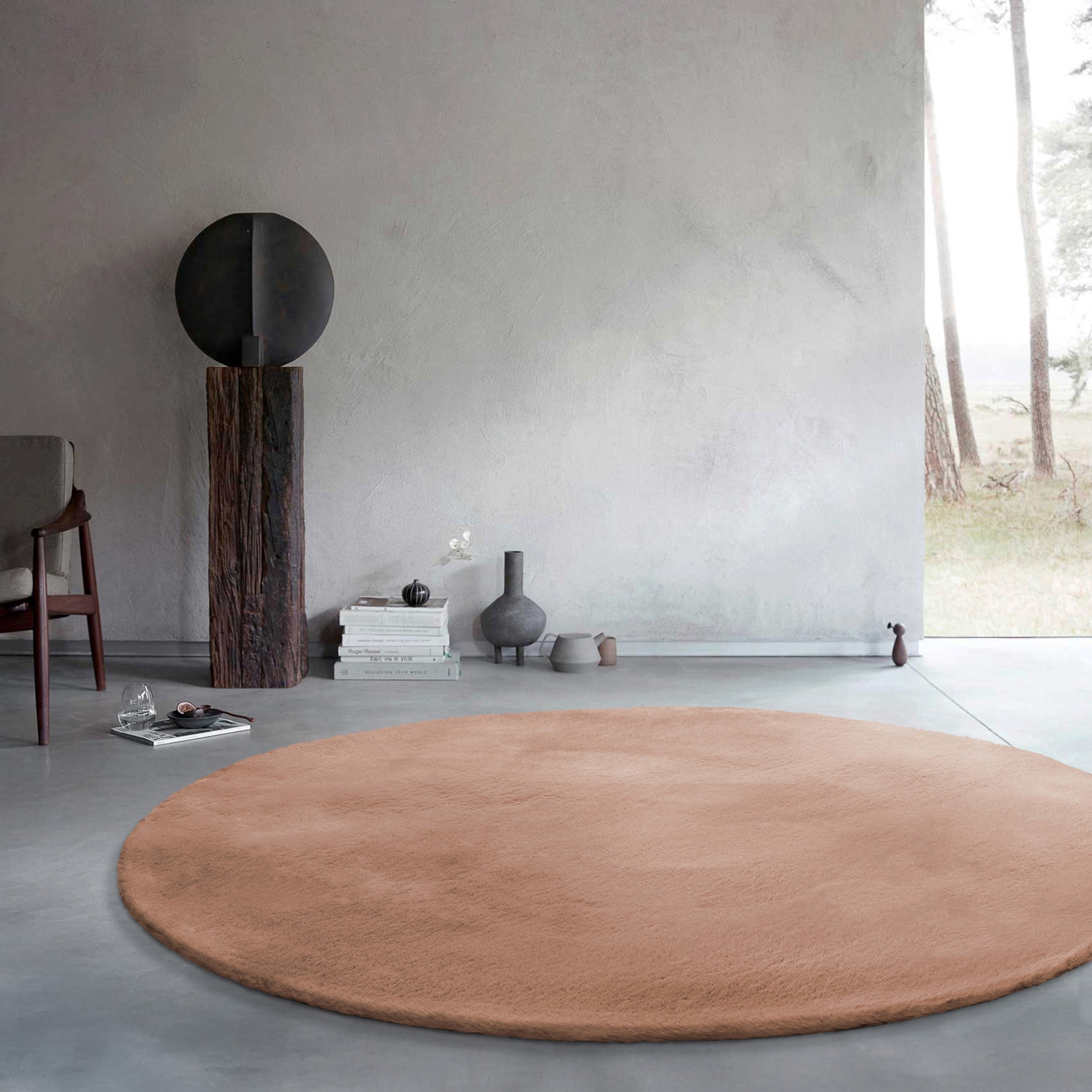 weconhome-basics-anna-kunstfell-teppich-rund-apricot-hochflor image 2