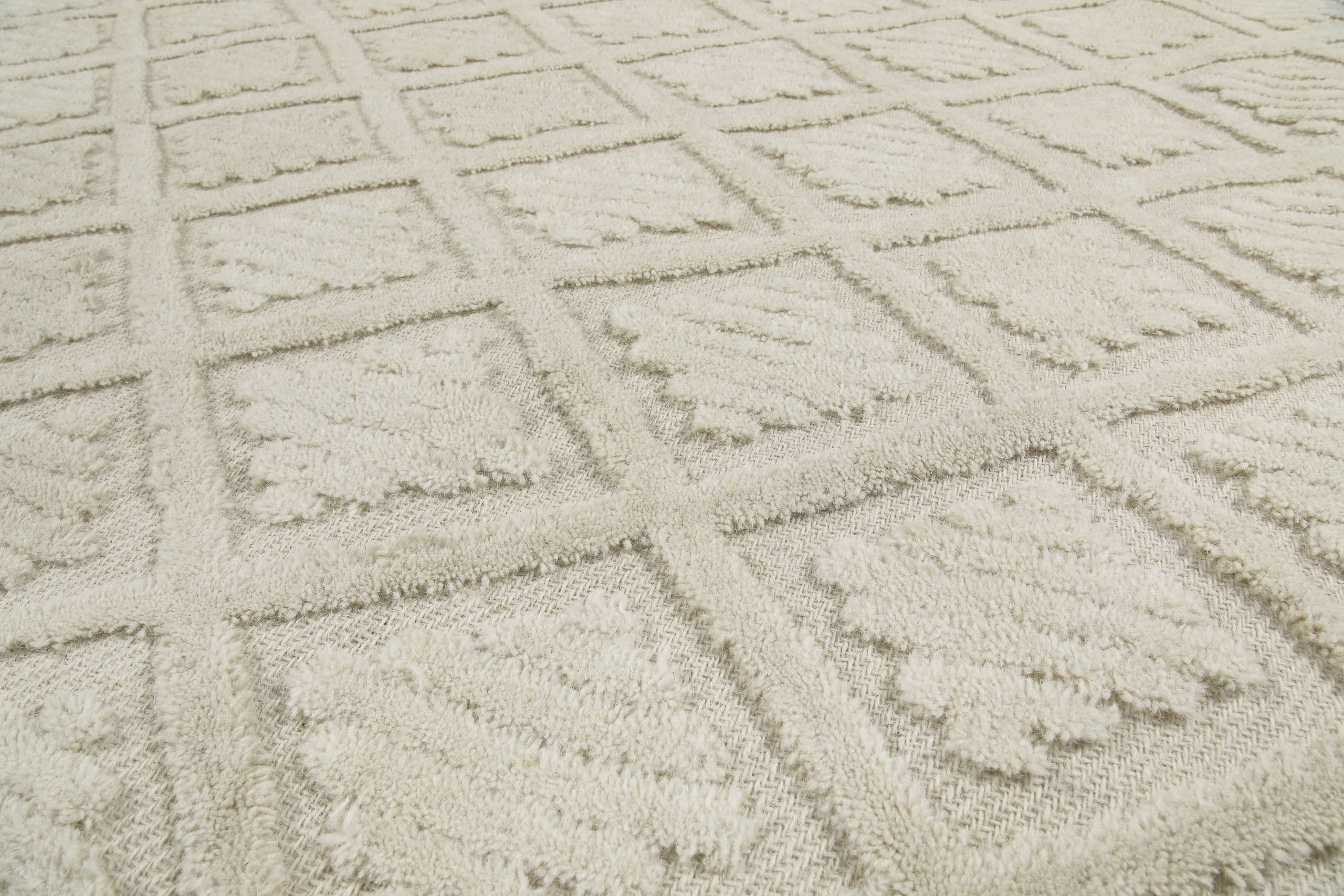 weconhome-kurzflor-teppich-rund-creme-wei-aus-schurwolle-hamptons-seventeen-hand image 4