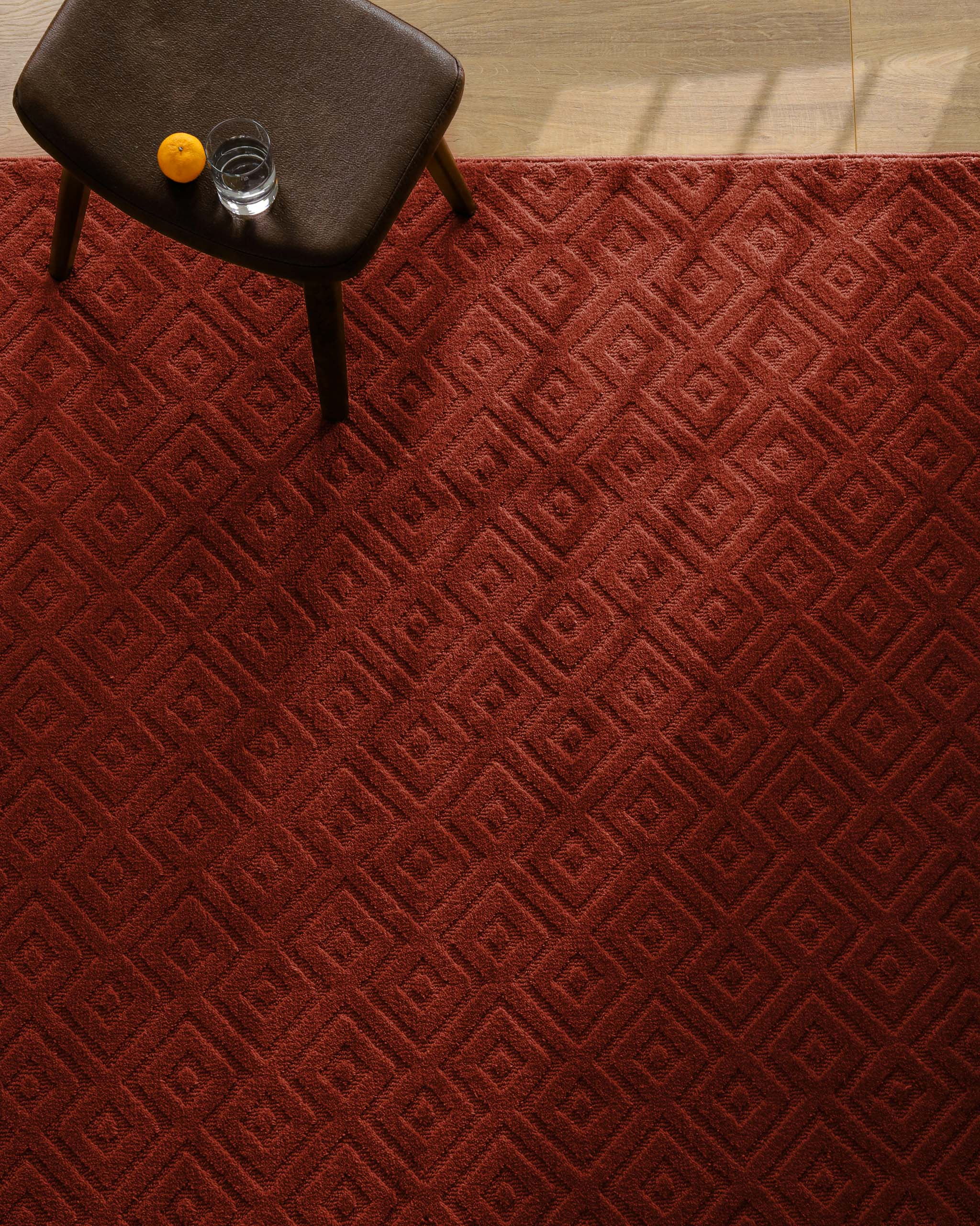 weconhome-kurzflor-teppich-castello-two-schurwolle-kaminrot-handgewebt image 7