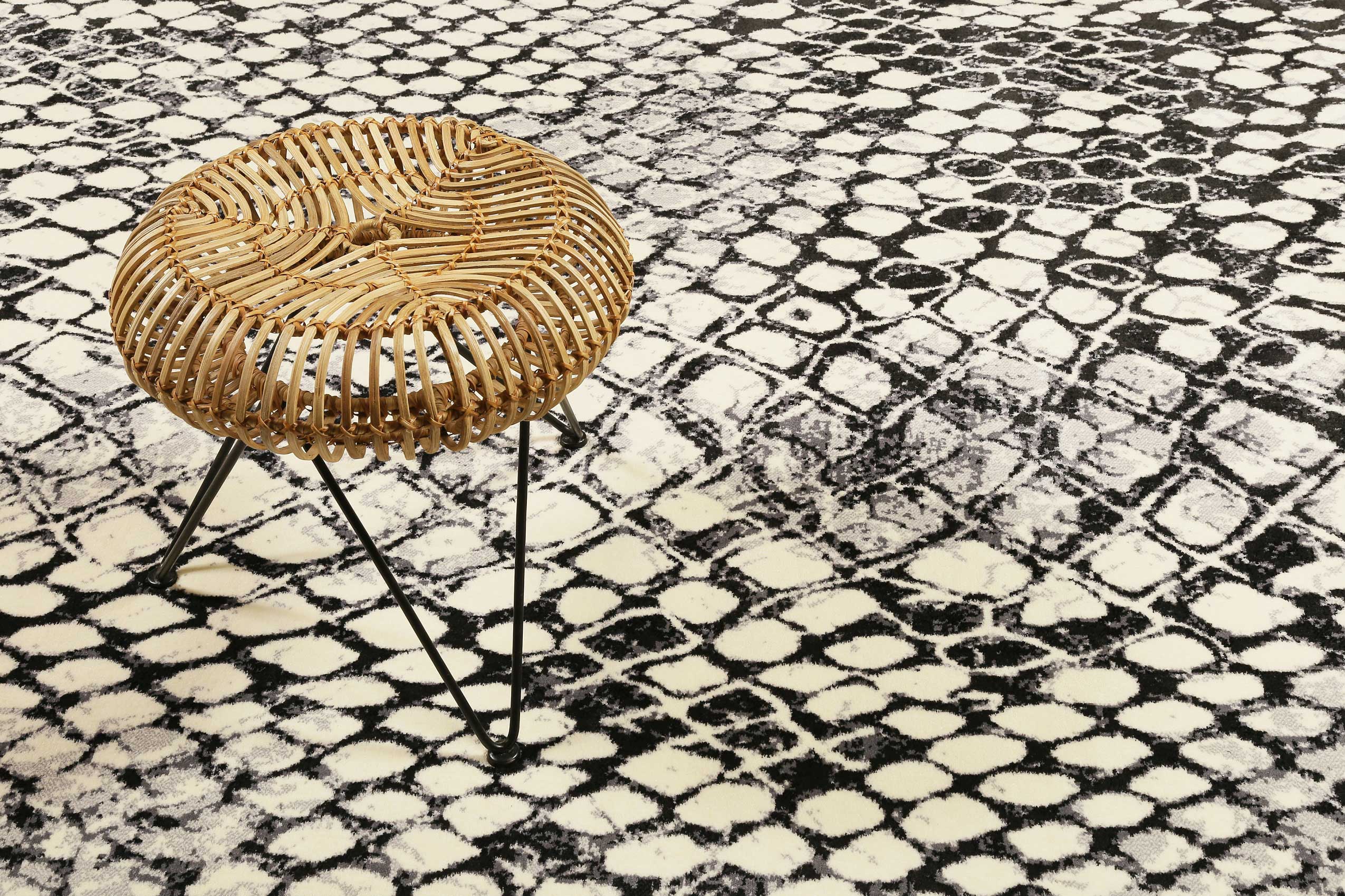 weconhome-teppich-snake-animal-print-grau-schwarz image 6