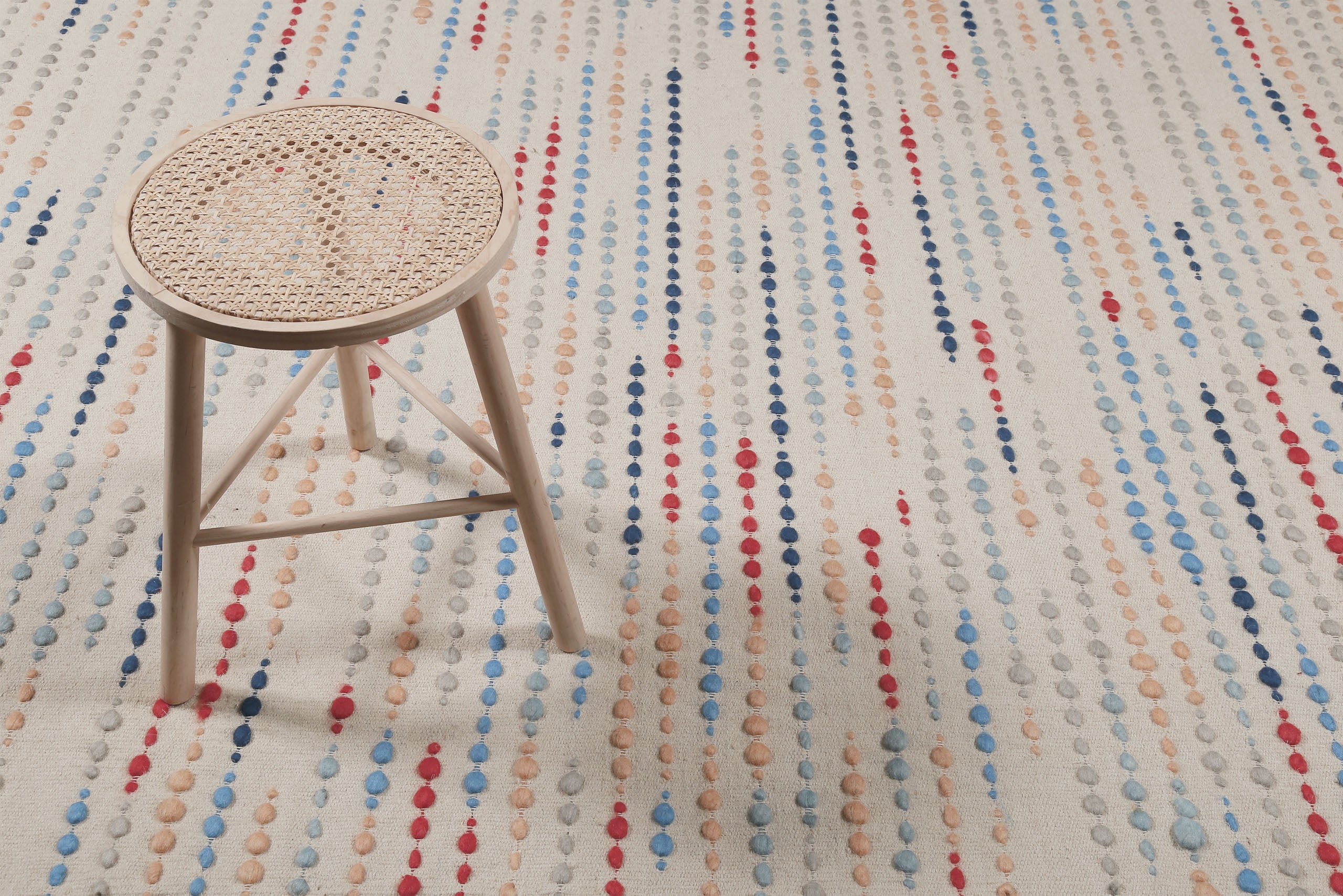 weconhome-maddie-wollteppich-creme-beige-punkte image 5