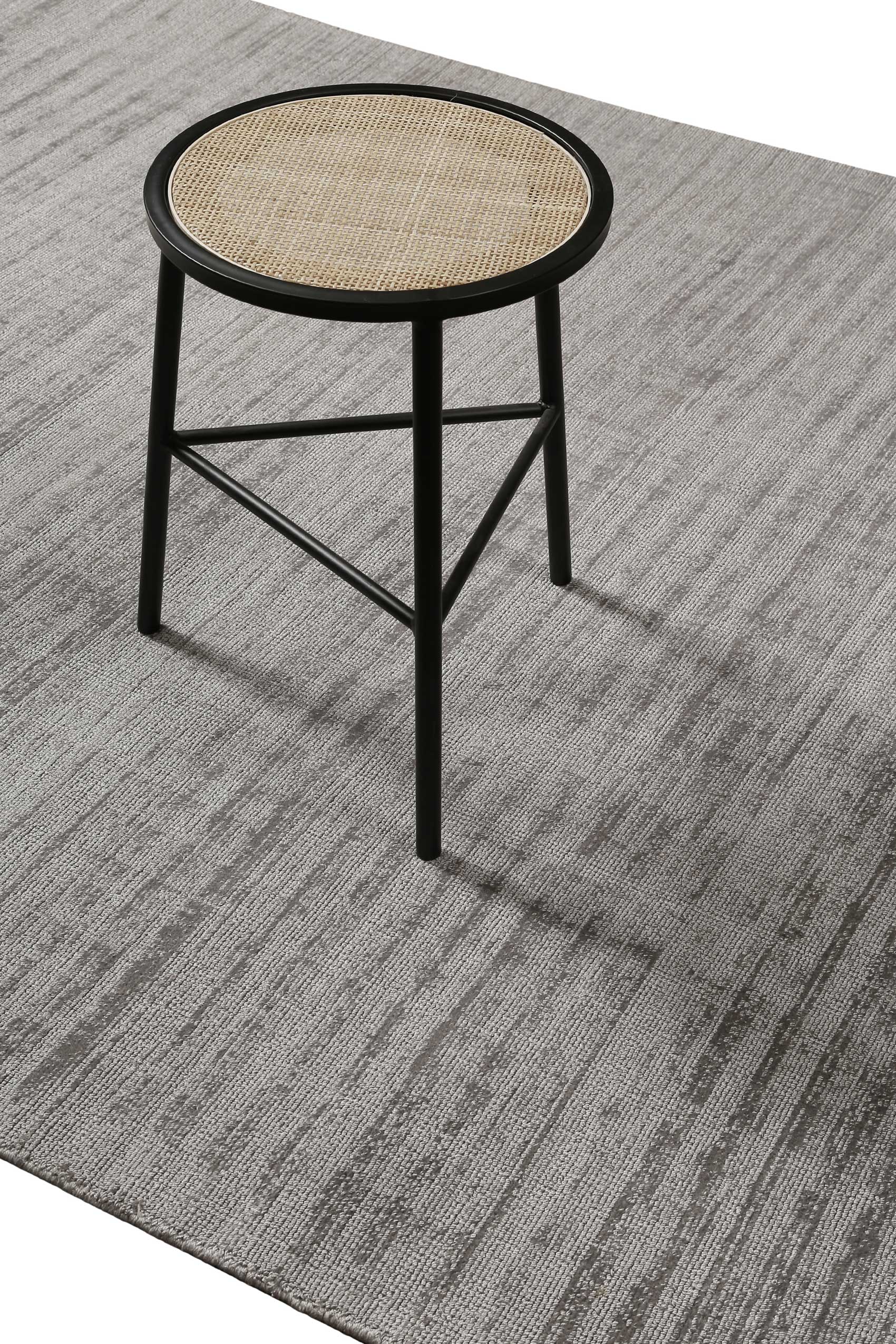 weconhome-basics-emma-teppich-hellgrau-polysilk image 4