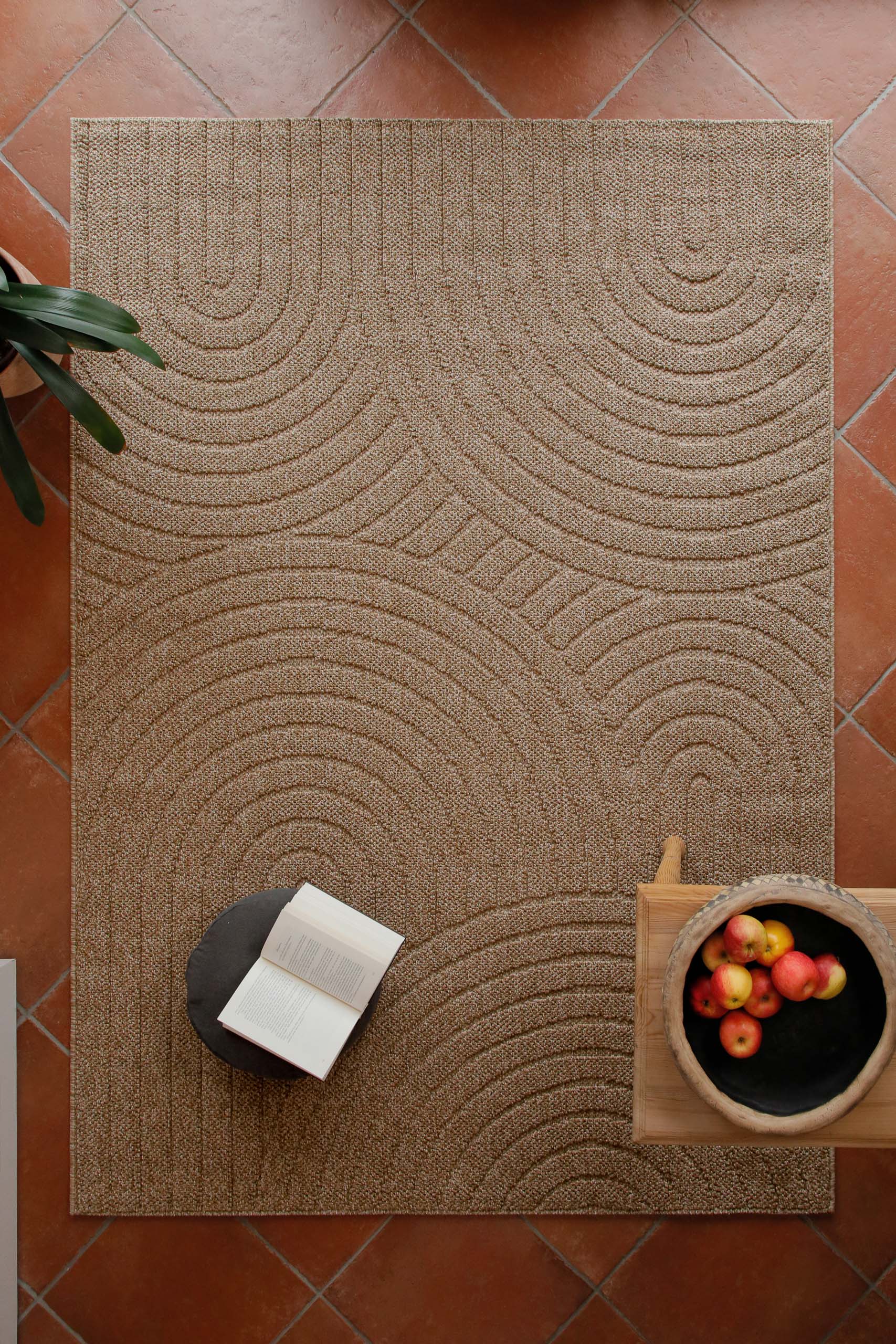 weconhome-monoq-in-outdoor-teppich-natur-bogenmuster-gewebt image 2
