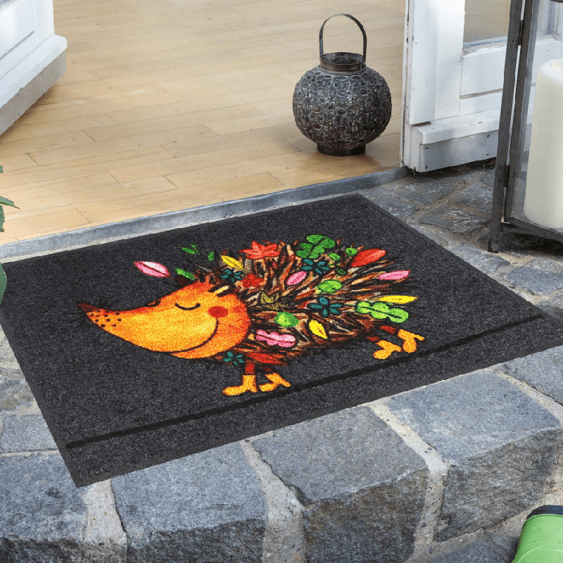 salonloewe-funky-hedgy-eingangsmatte-50-x-75-cm-buntes-igel-motiv-waschbar-trock image 2