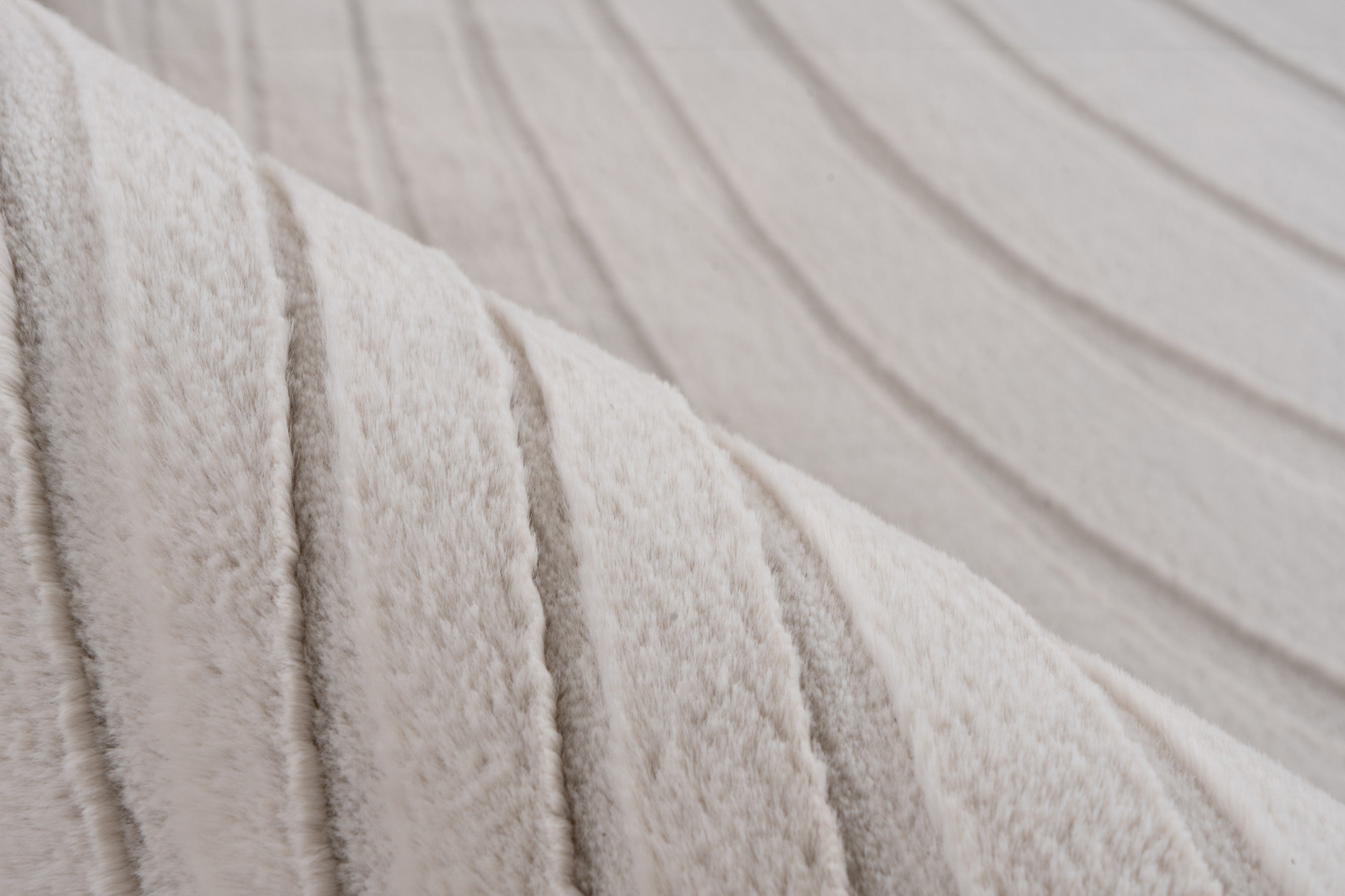 kayoom-earth-125-kurzflorteppich-12-mm-florh-he-1500-g-m-polyester-helltaupe-4-g image 4