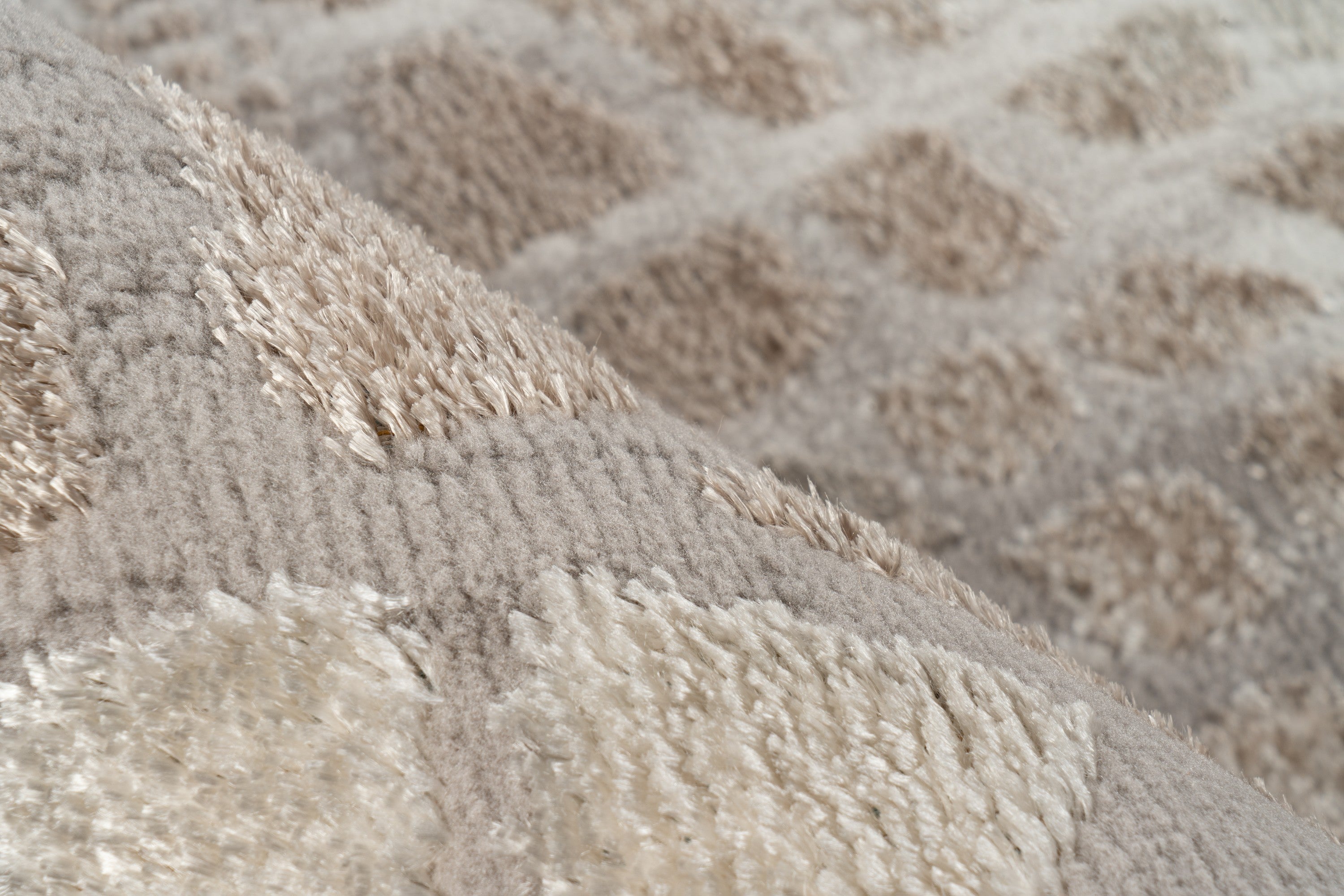 kayoom-plasma-125-kurzflorteppich-11-mm-florh-he-1350-g-m-polyester-silber-beige image 4