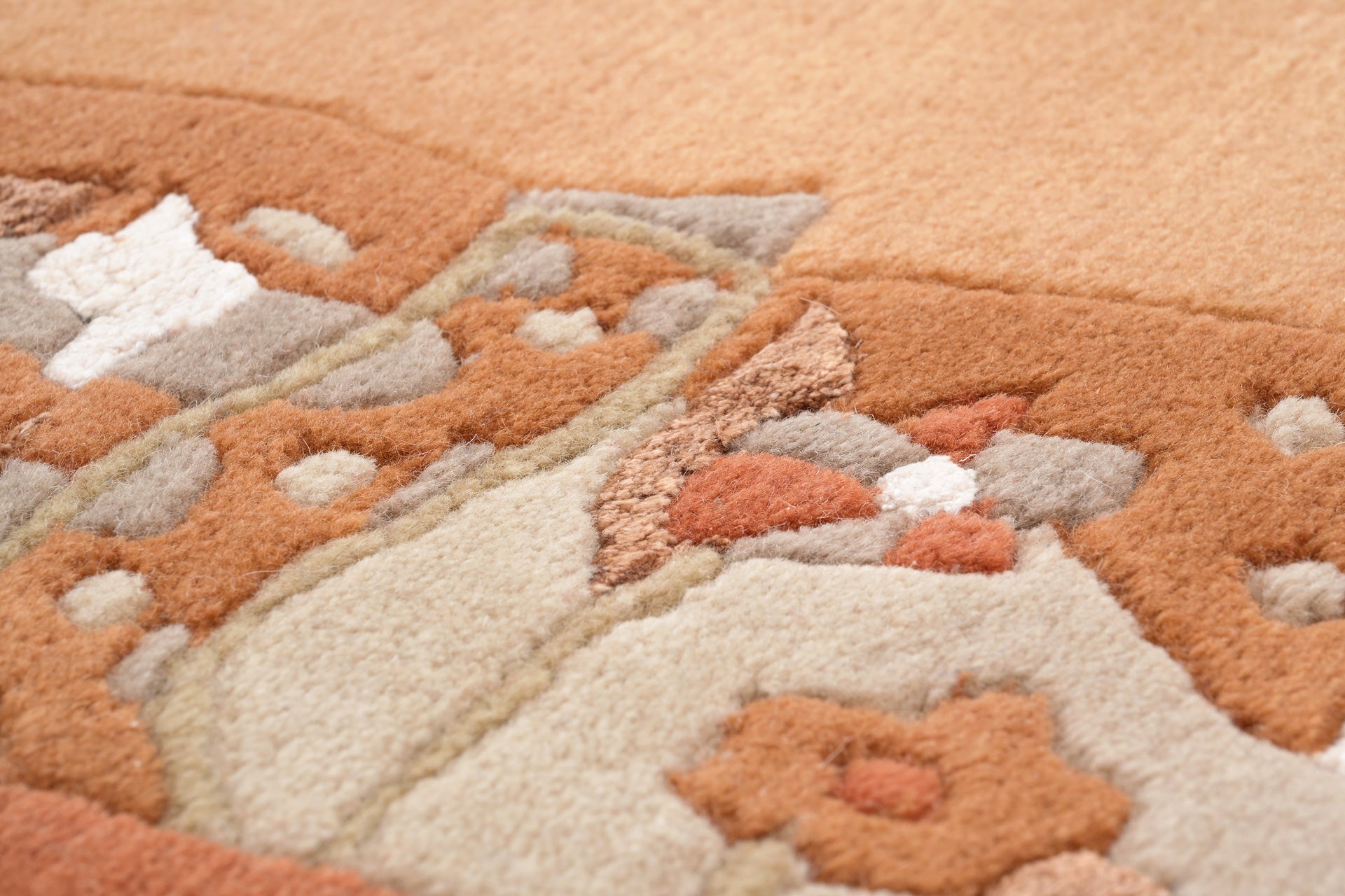 weconhome-handgekn-pfter-tibet-teppich-apricot-mit-retro-bord-re-neuwertig image 4