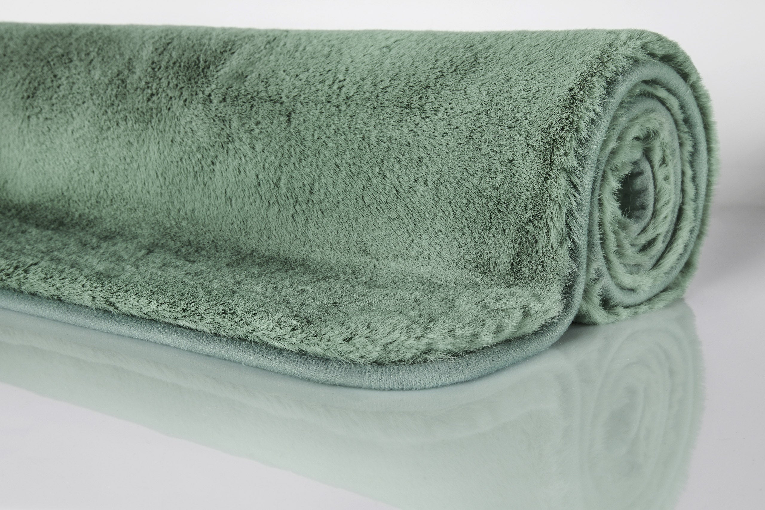 weconhome-basics-badteppich-emil-in-salbei-gr-n-flauschiger-hochflor-im-rabbitha image 7
