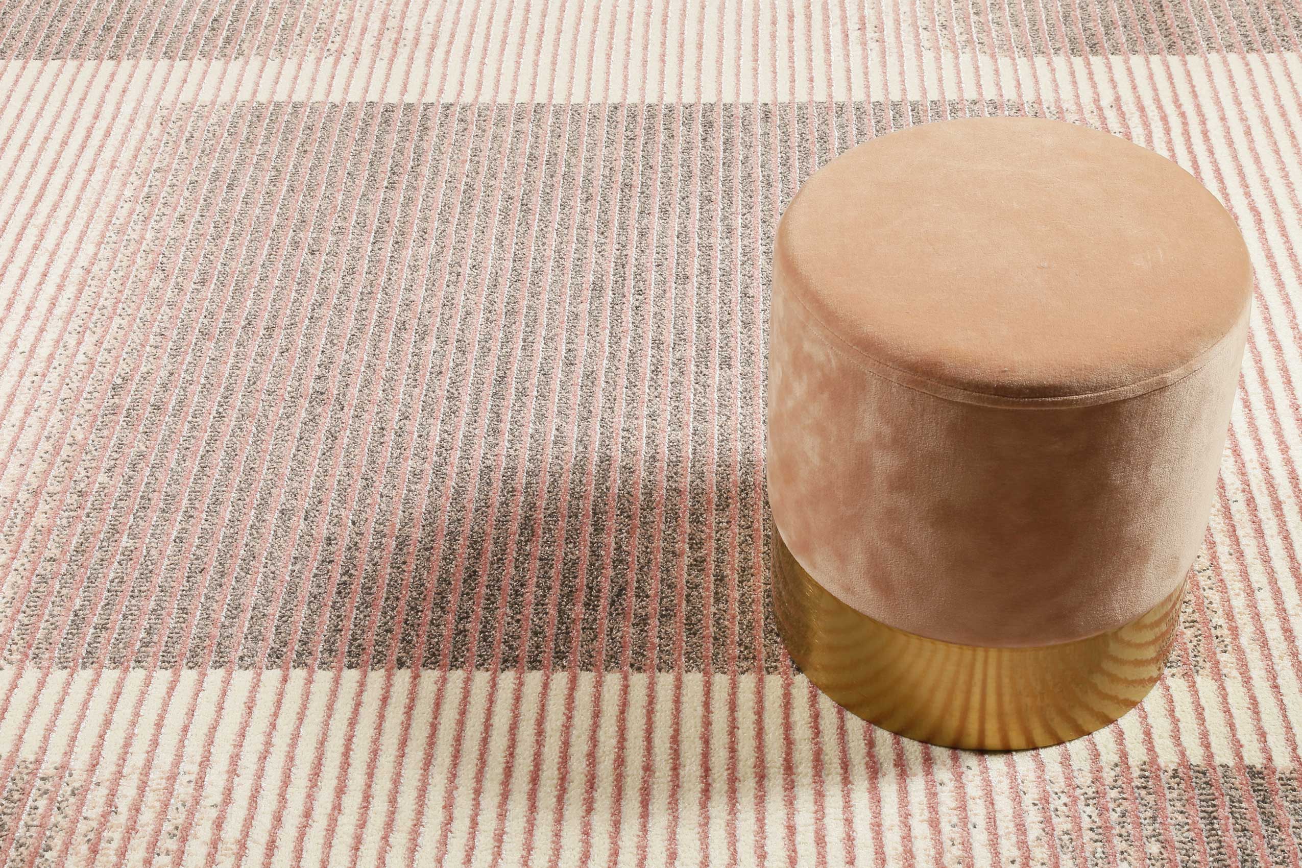 weconhome-velvet-flow-teppich-rosa-grau-kurzflor-gewebt image 2
