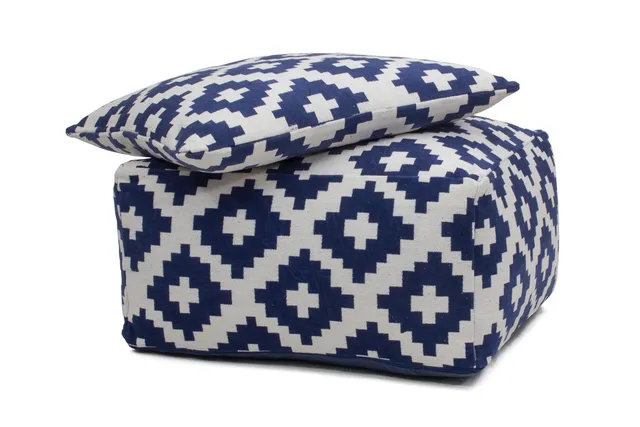 kayoom-unwind-pouf-cushion-set-260-2-teilig-hocker-und-sitzkissen-wei-blau image 1