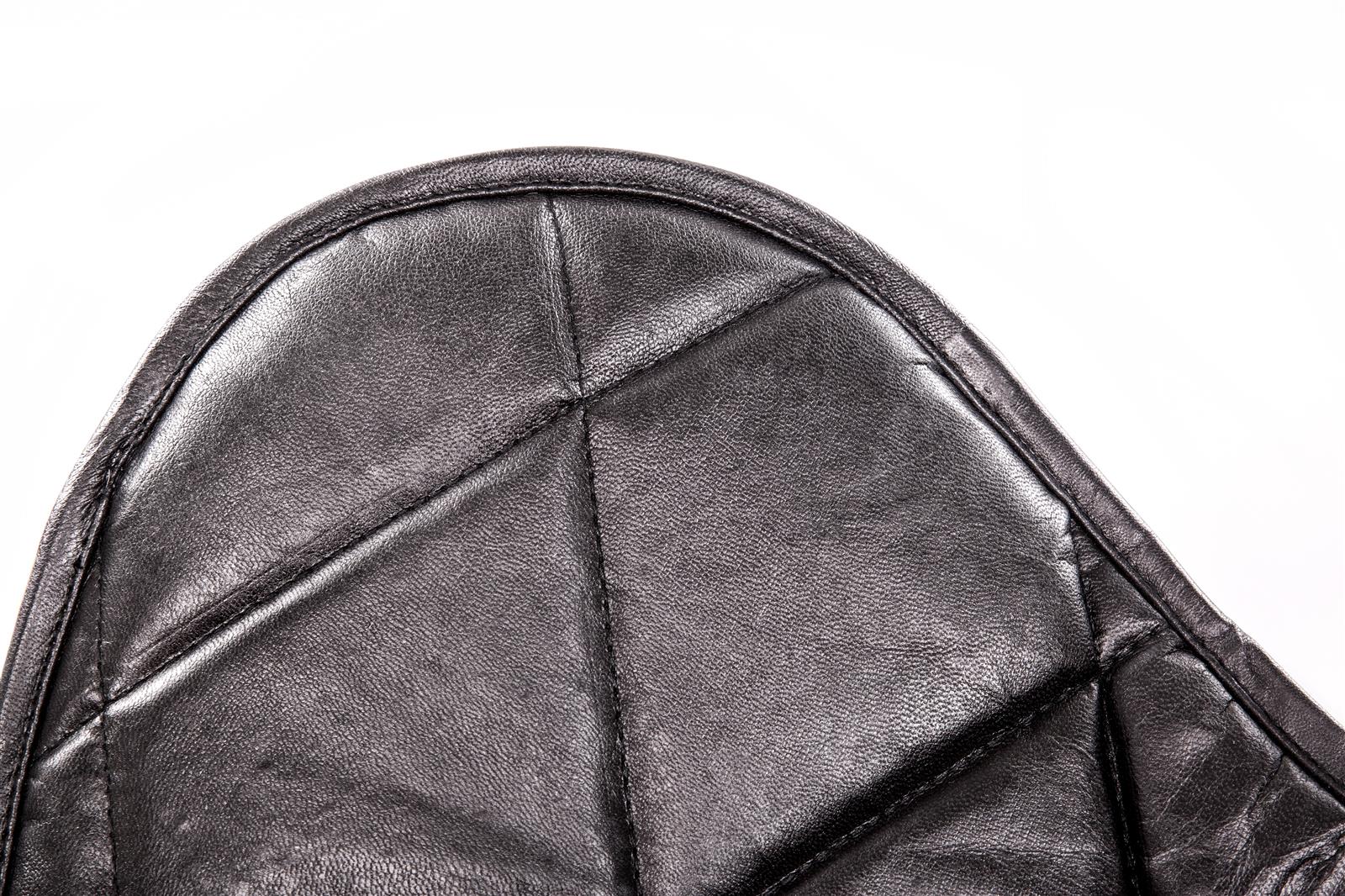 kayoom-schmetterling-stuhl-pablo-handgemacht-aus-leder-karo-muster-metallgestell image 2