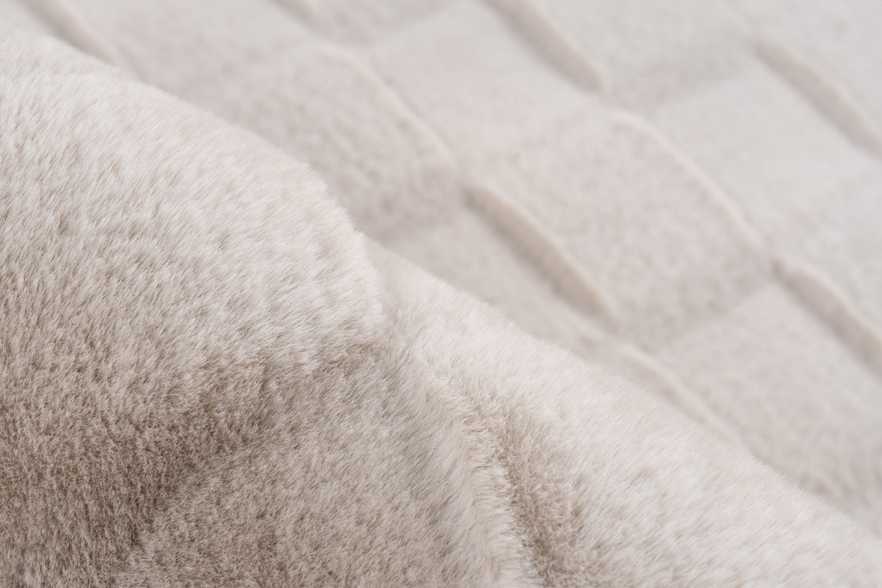 kayoom-response-125-weicher-kurzflorteppich-18-mm-florh-he-1800-g-m-helltaupe image 4