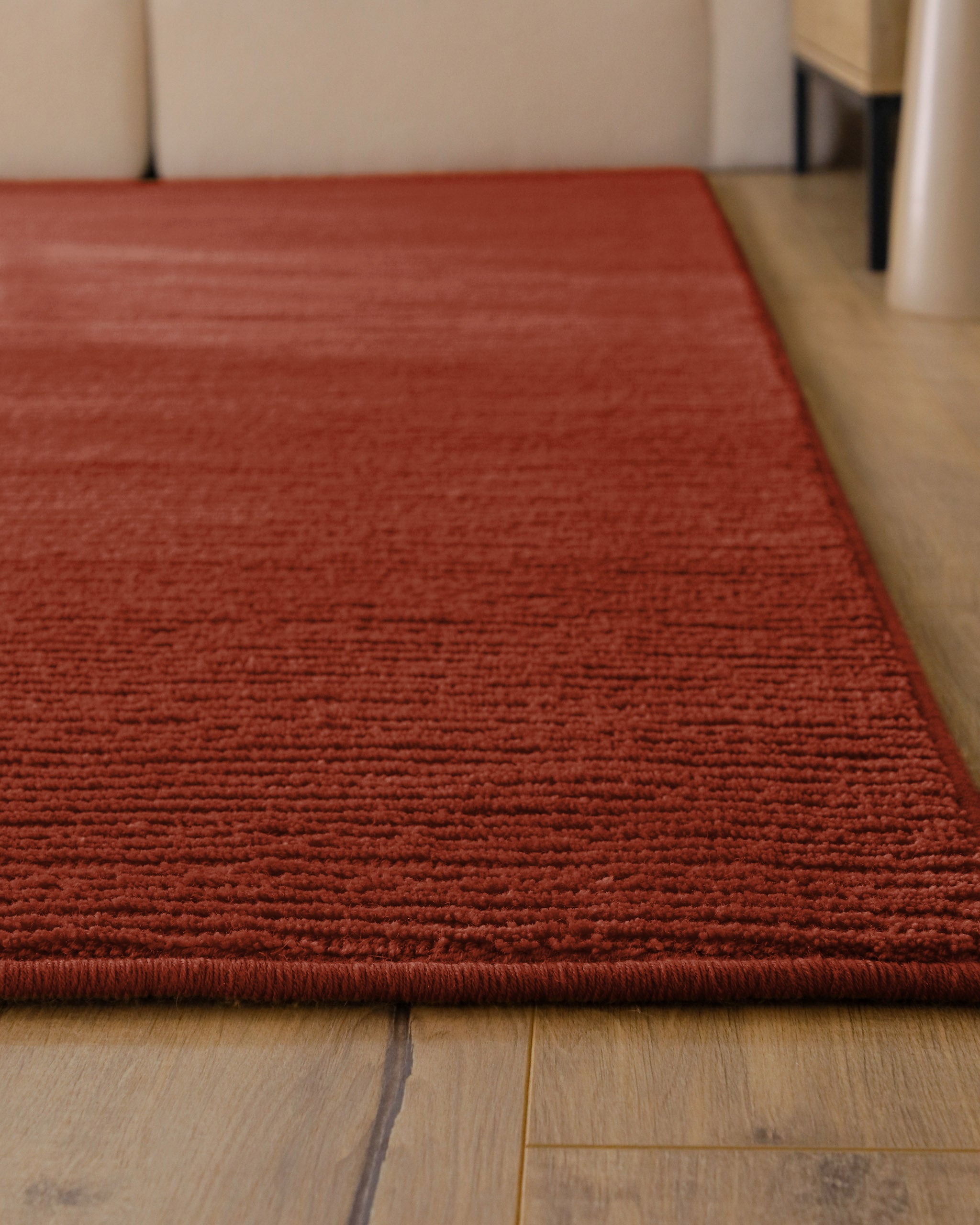 weconhome-castello-one-kurzflor-teppich-kamin-rot-schurwolle image 8