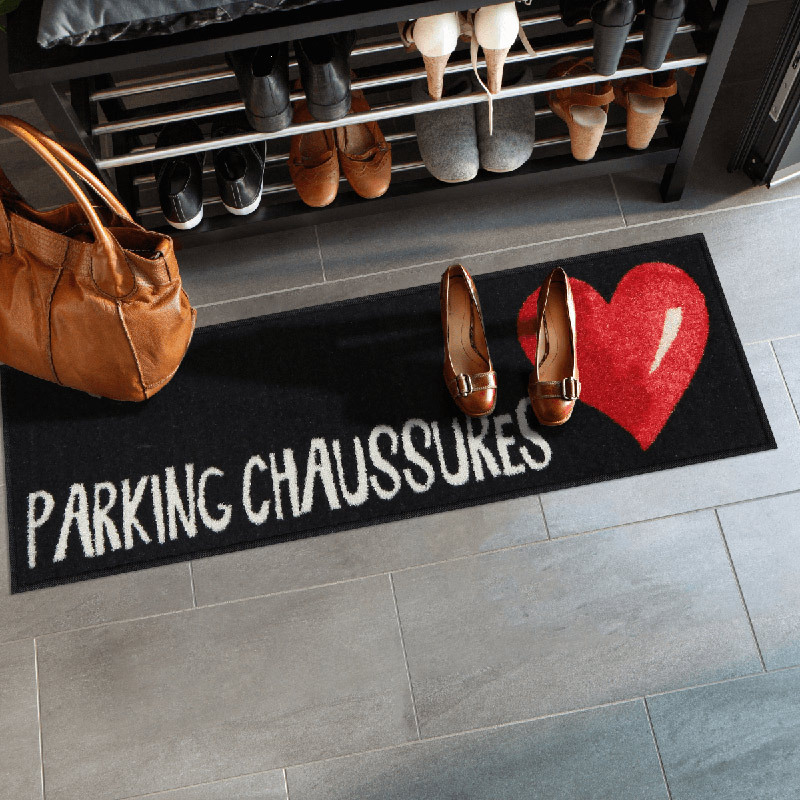salonloewe-parking-coeur-minimatte-30-x-100-cm-waschbare-fu-matte-schwarz-rot image 2