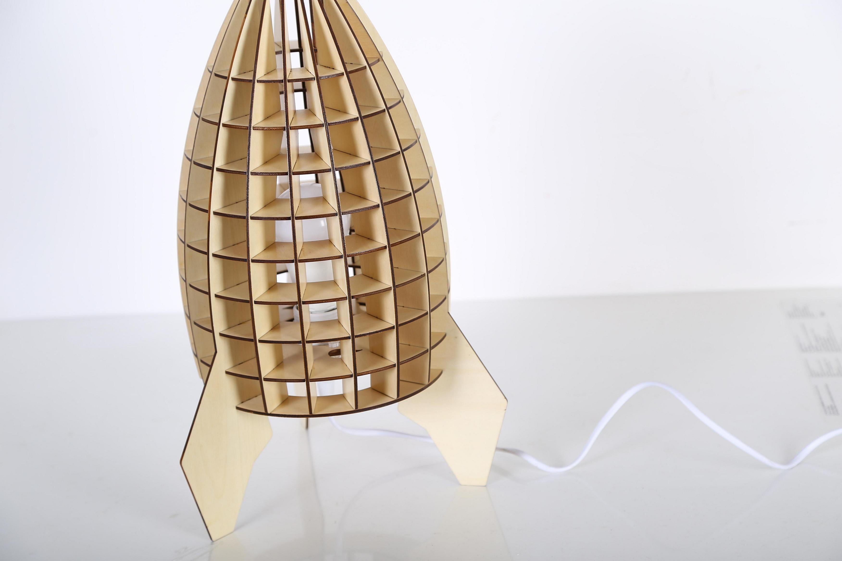 kayoom-tischlampe-aviator-holz-raketenform-aus-naturholz-mit-offener-lampenschir image 7