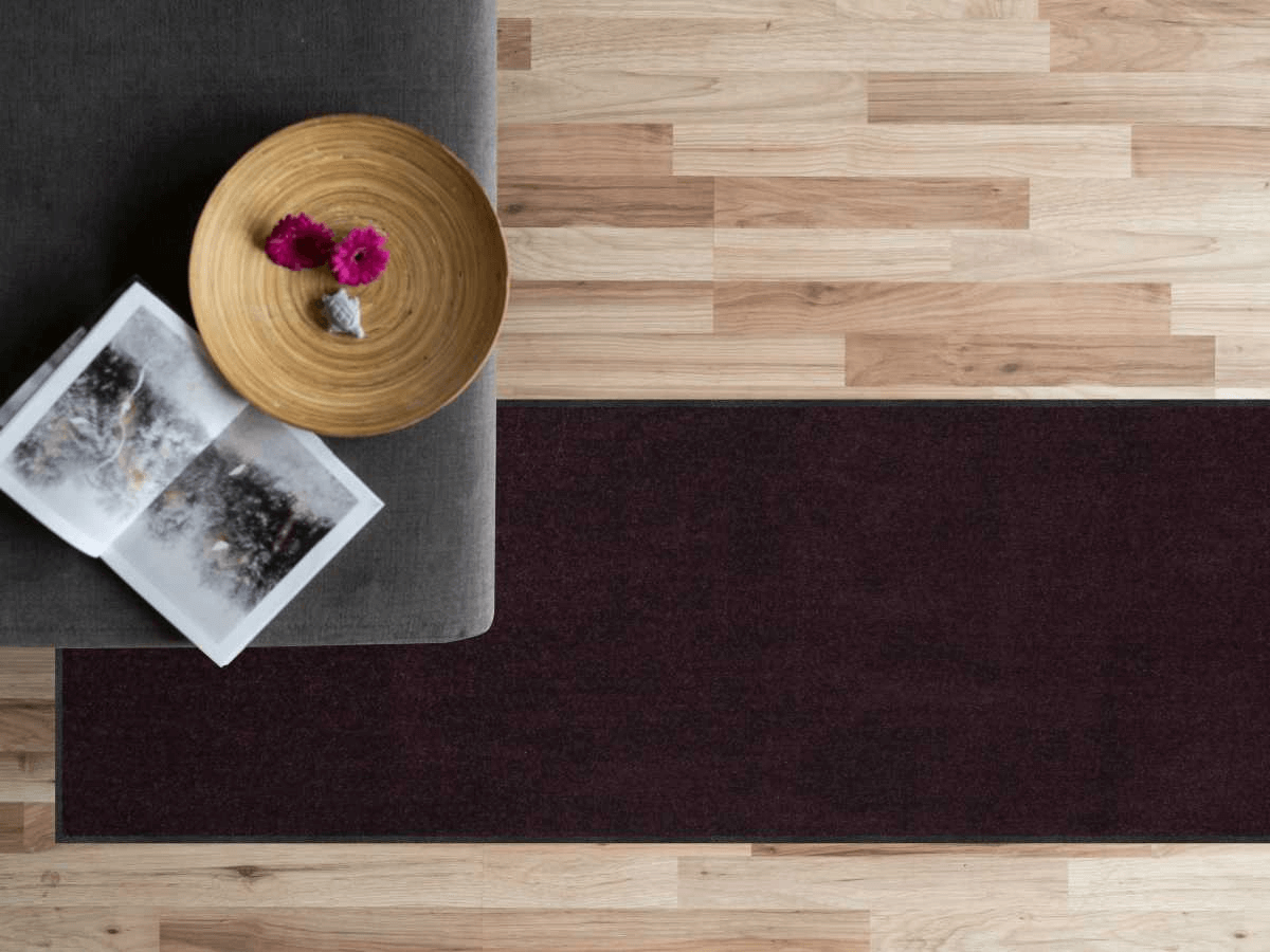 salonloewe-pflaume-halb-rund-teppich-60-x-180-cm-uni-design-in-pflaume image 2