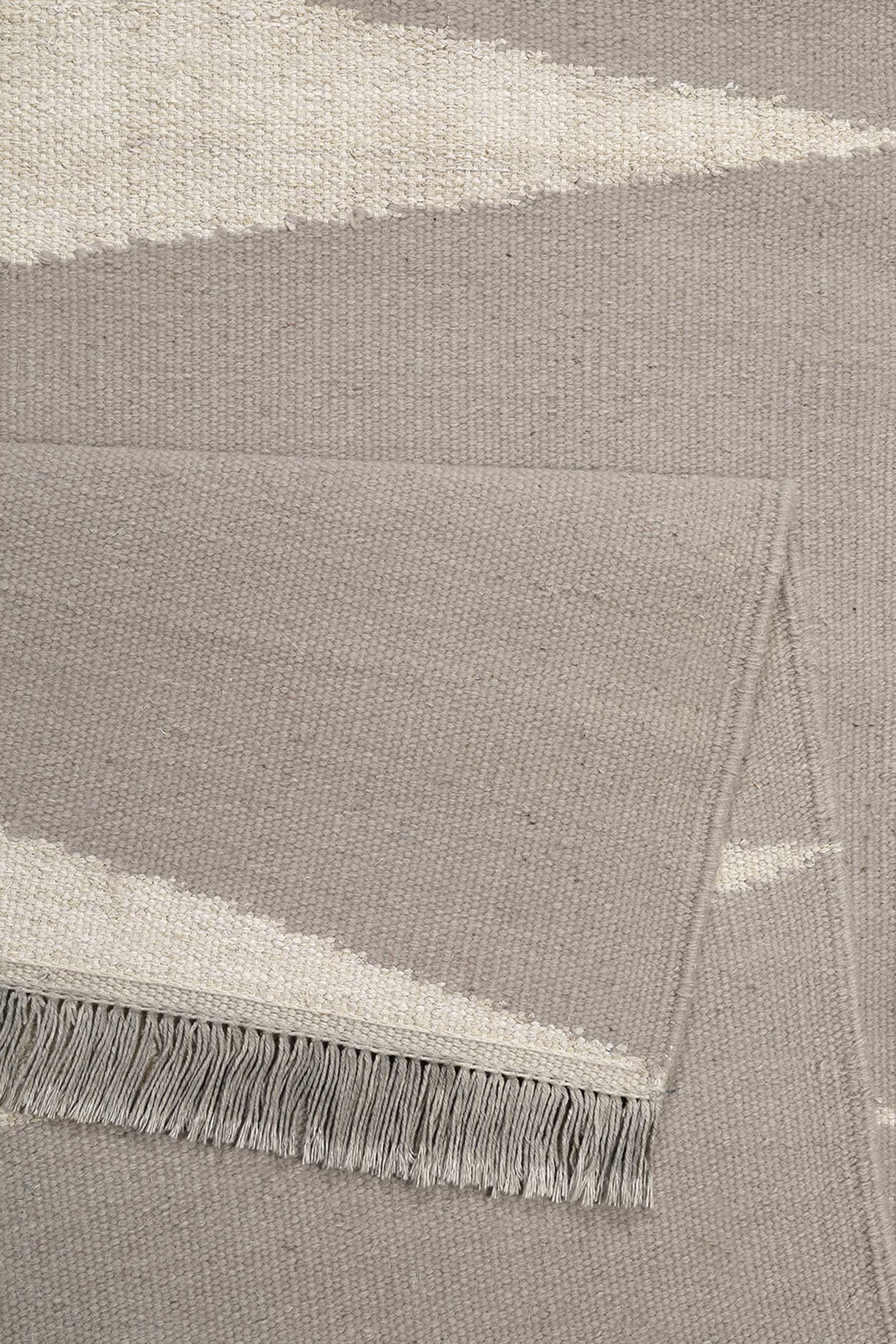weconhome-smart-triangle-kelim-teppich-taupe-beige-naturfaser image 3