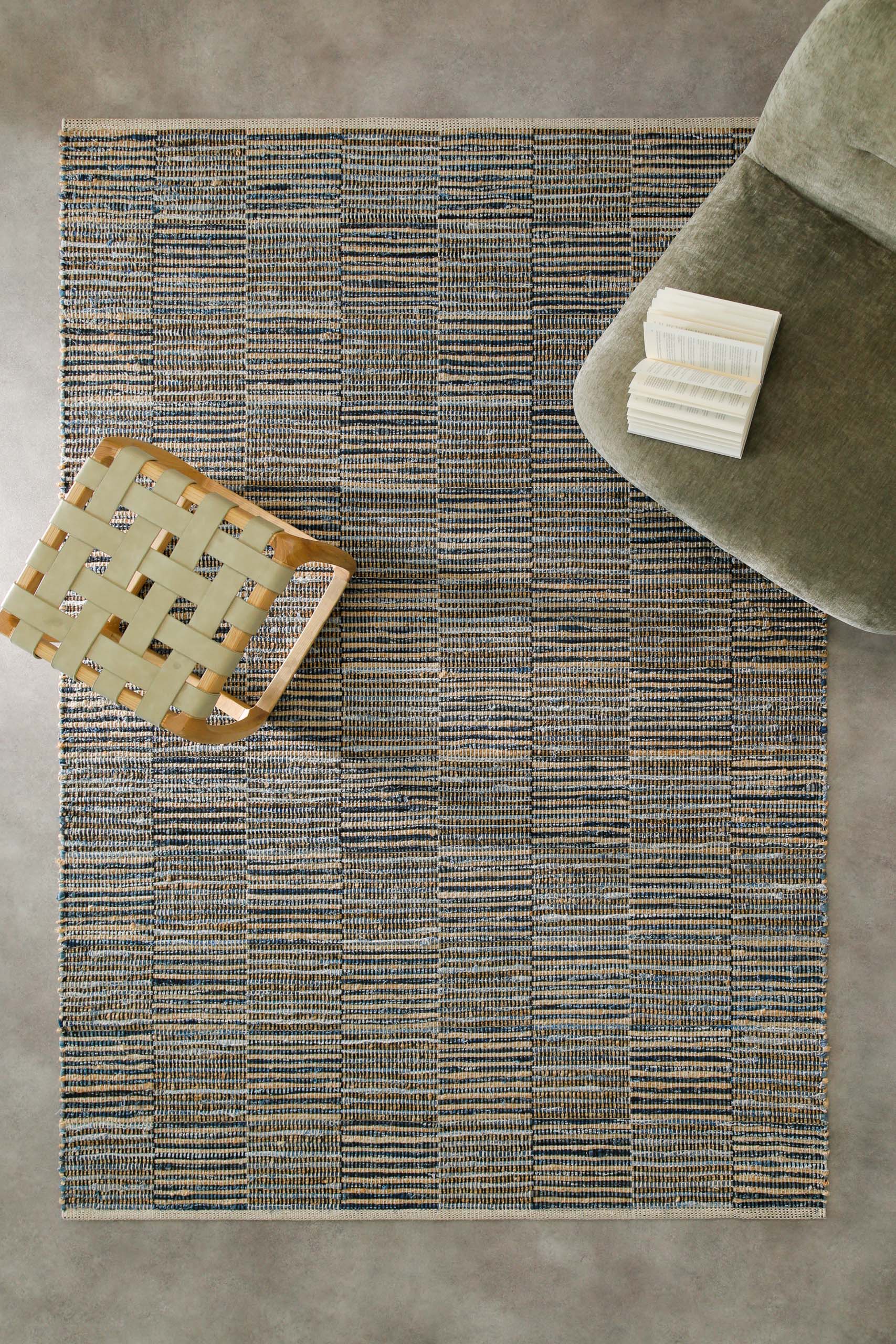 weconhome-denim-blues-handwebteppich-denim-blau-jute image 2