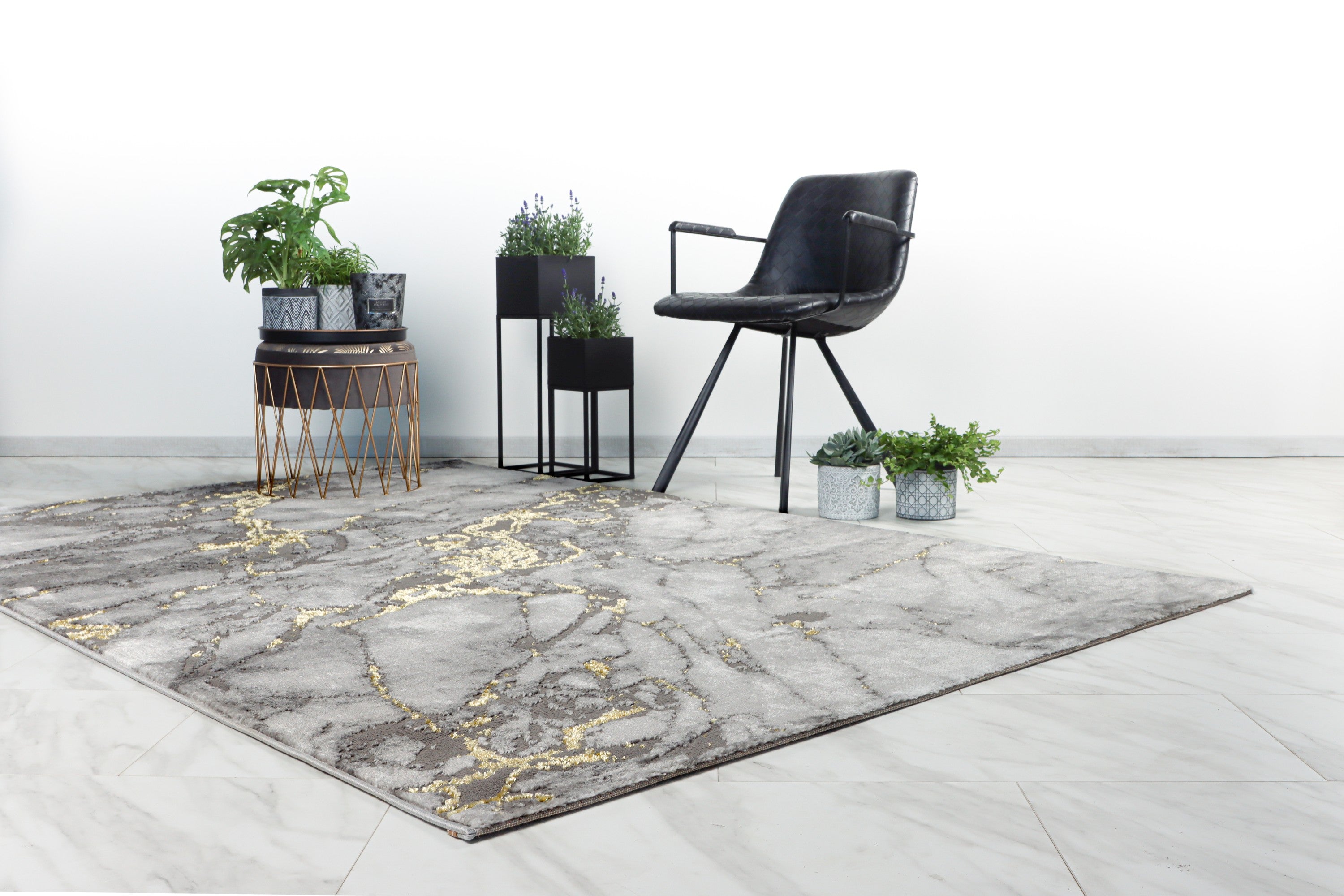 kayoom-shadow-125-kurzflorteppich-12-mm-florh-he-2050-g-m-polypropylen-gold-lebe image 3